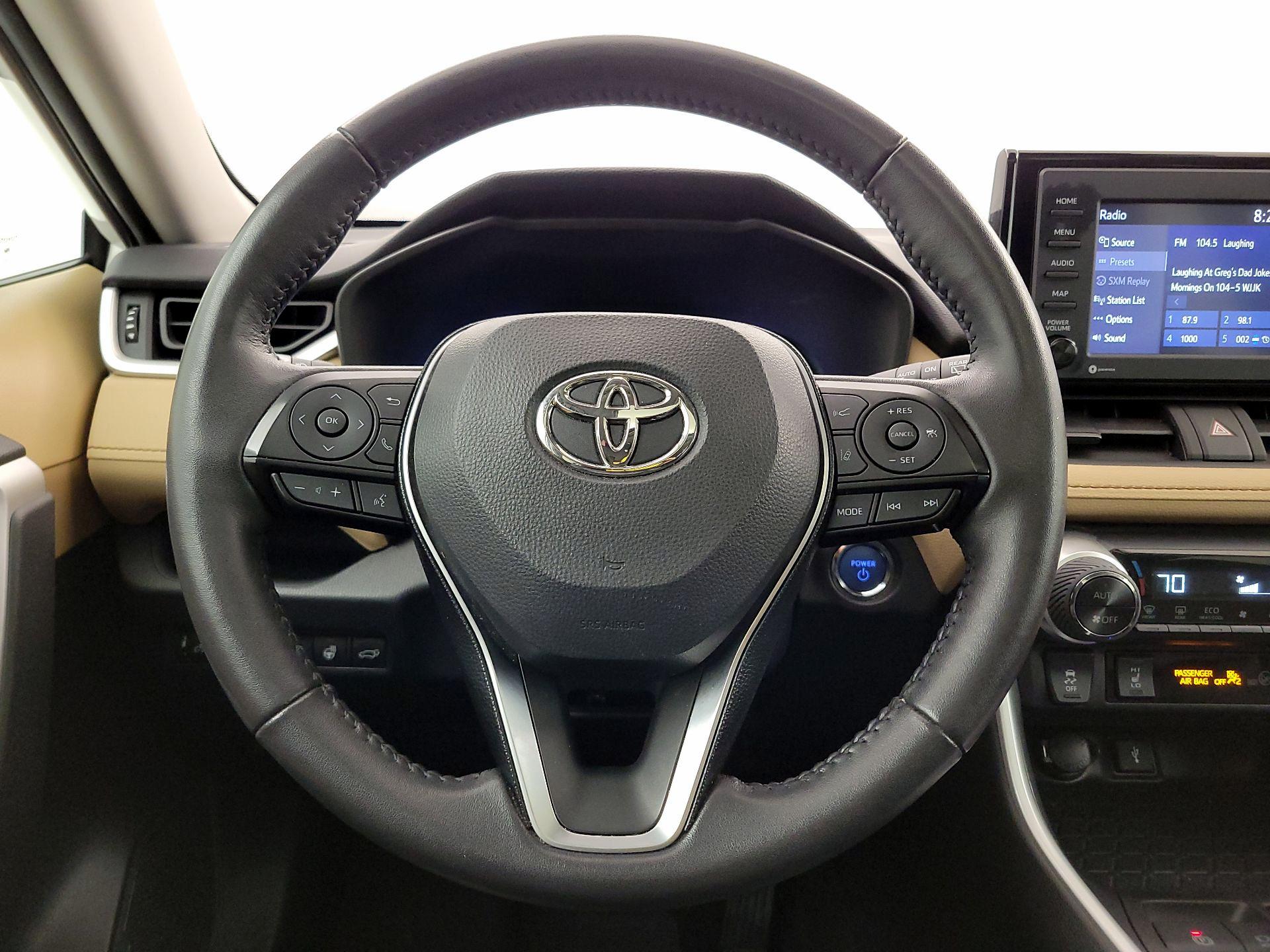 Thumbnail: 2021 Toyota RAV4 - 10