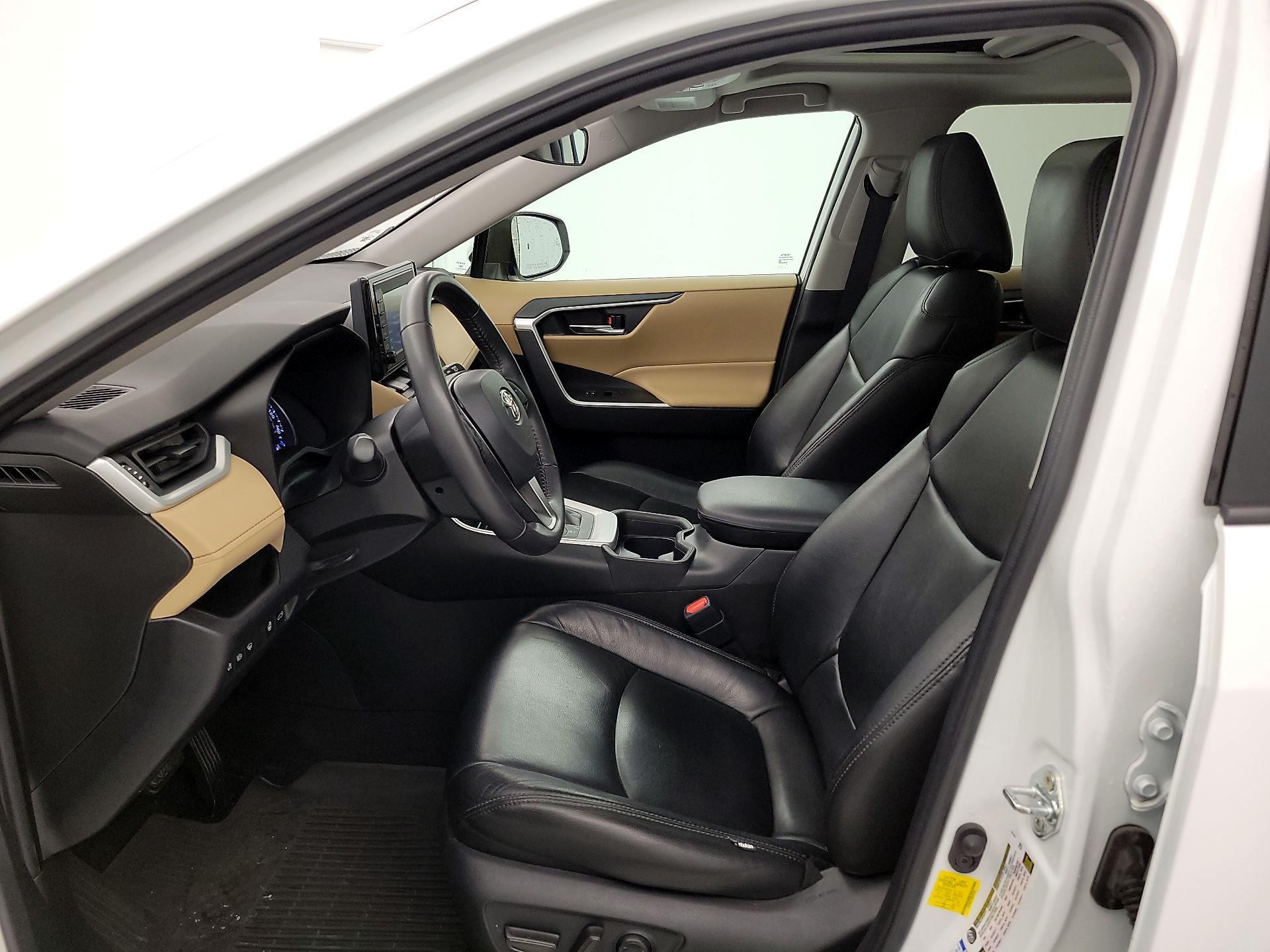 Thumbnail: 2021 Toyota RAV4 - 11