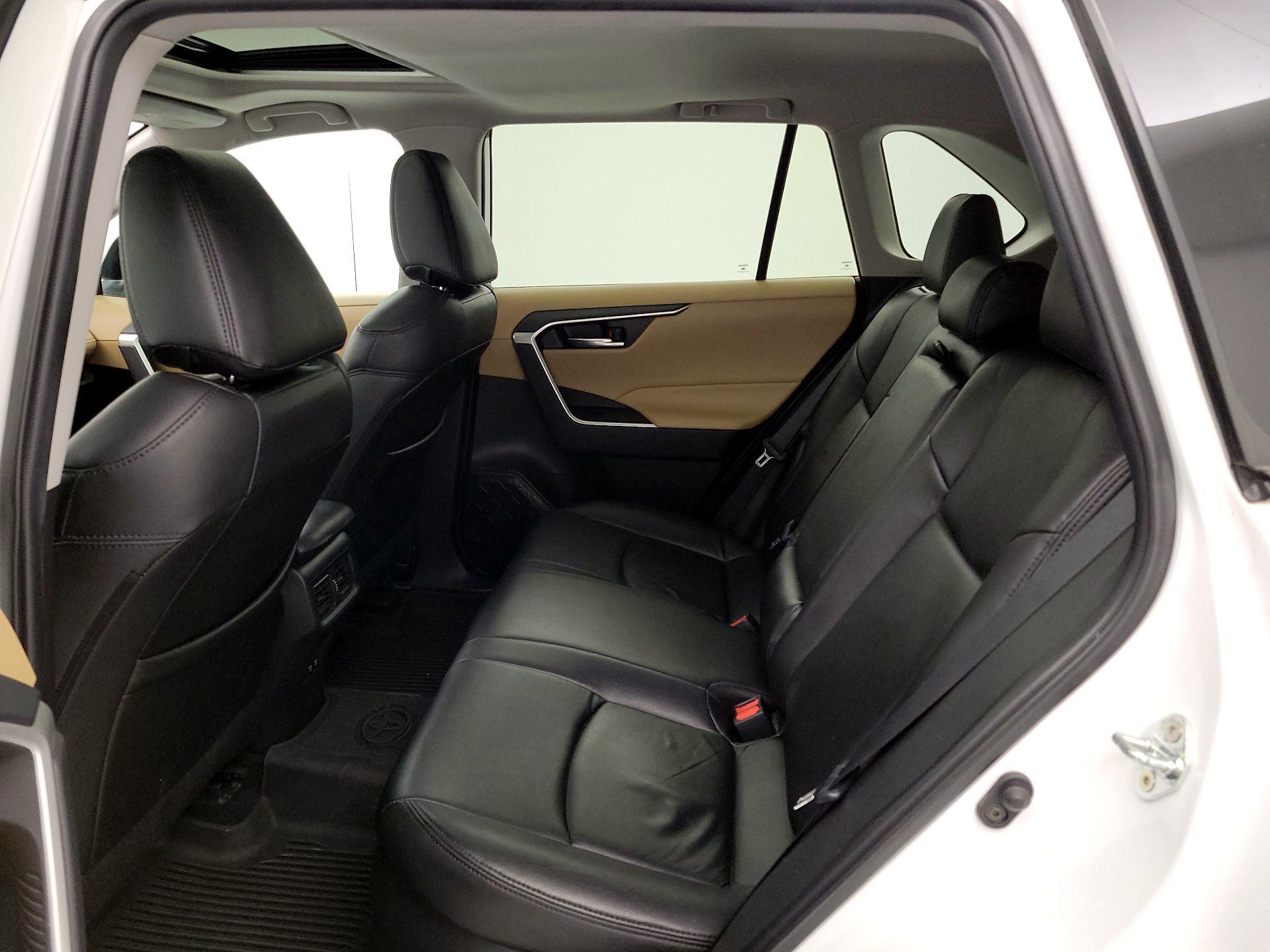 Thumbnail: 2021 Toyota RAV4 - 20