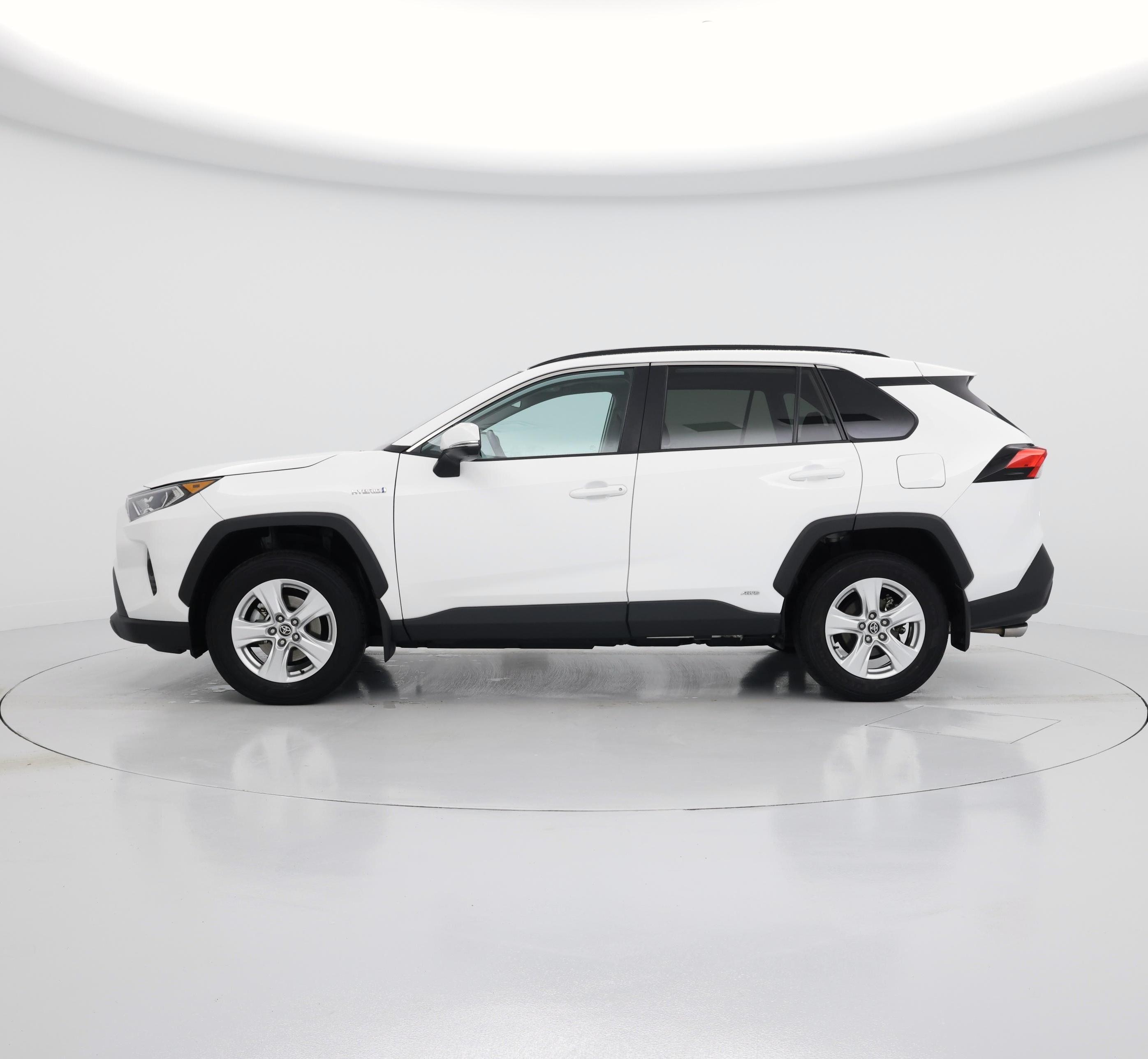 Thumbnail: 2021 Toyota RAV4 - 3