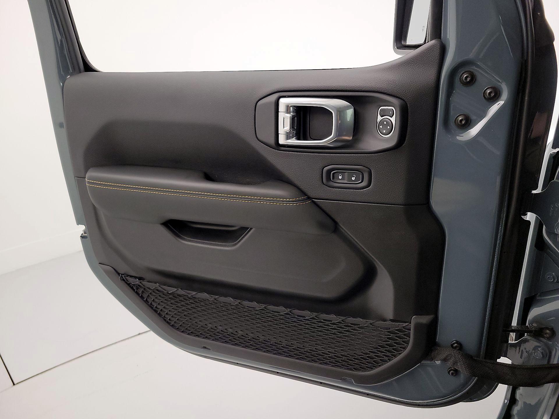 Thumbnail: 2025 Jeep Gladiator - 12