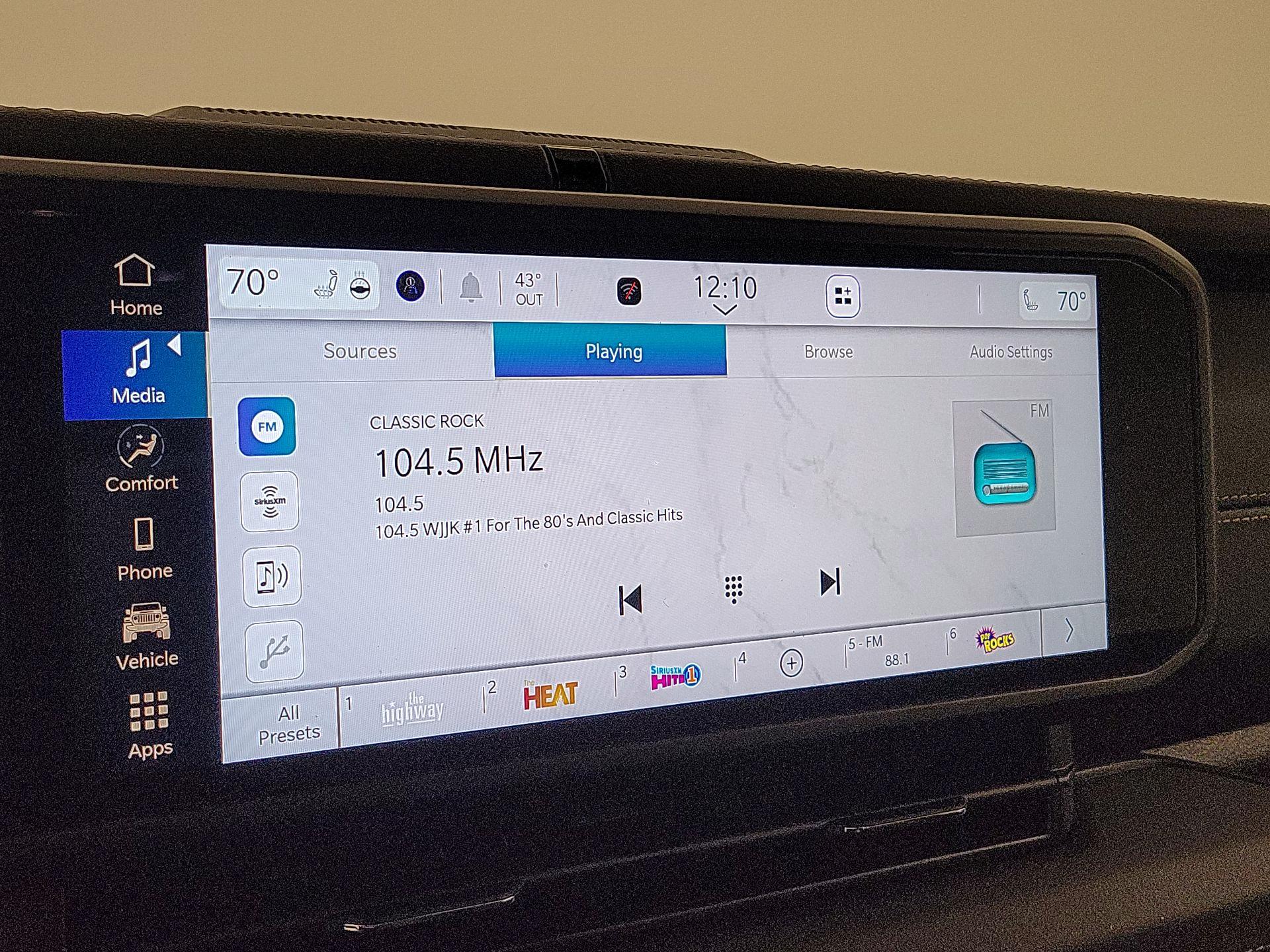 Thumbnail: 2025 Jeep Gladiator - 15