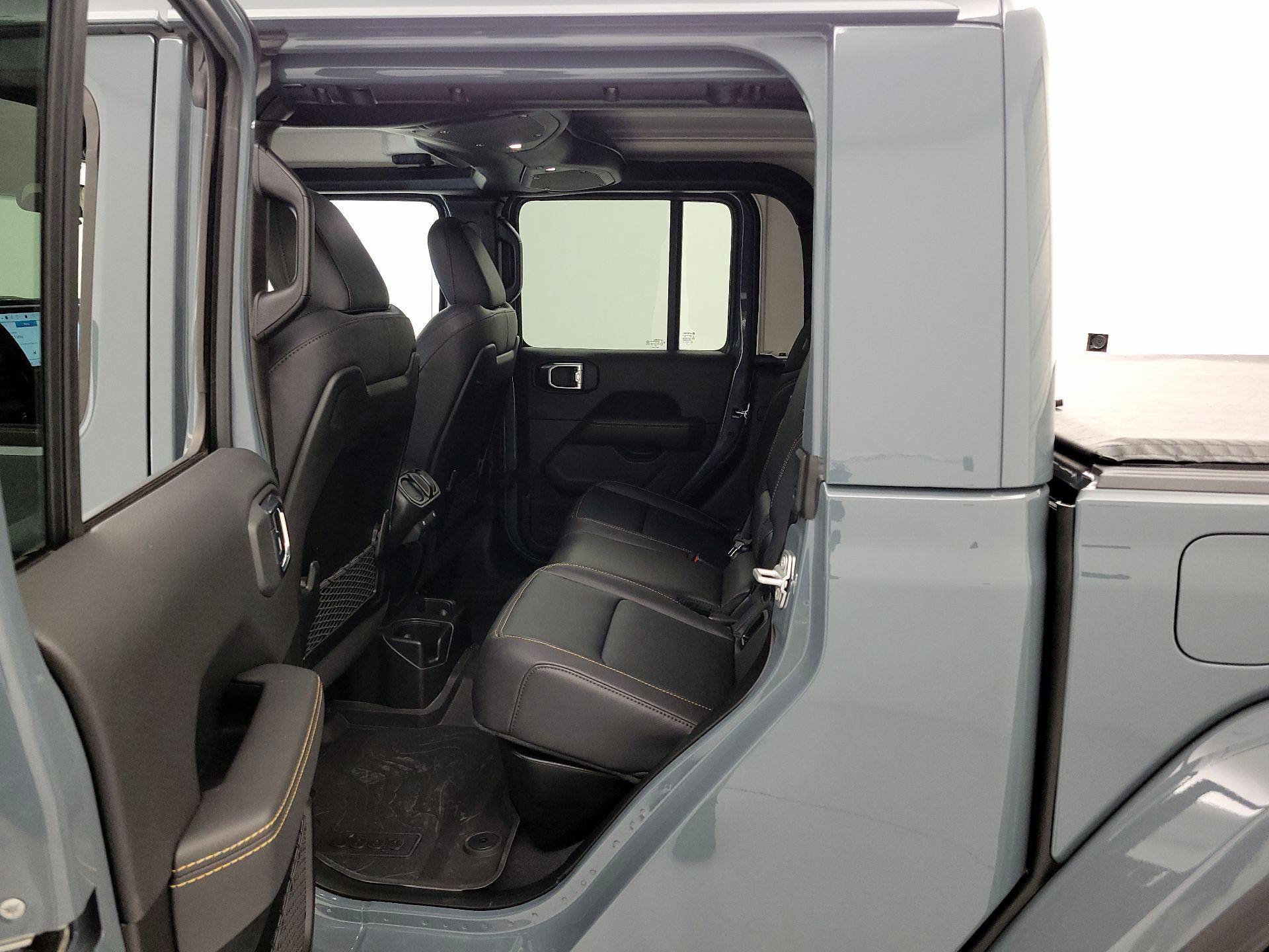 Thumbnail: 2025 Jeep Gladiator - 19