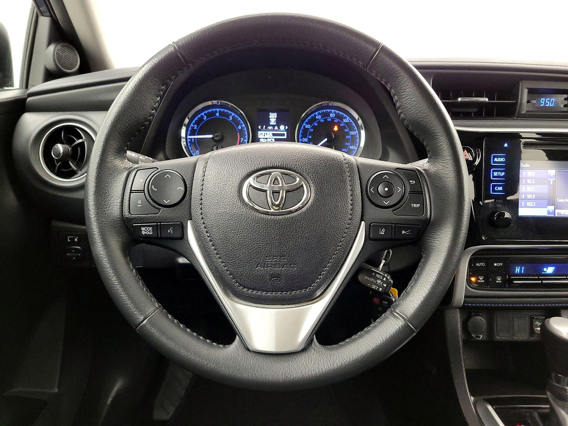 Thumbnail: 2017 Toyota Corolla - 10