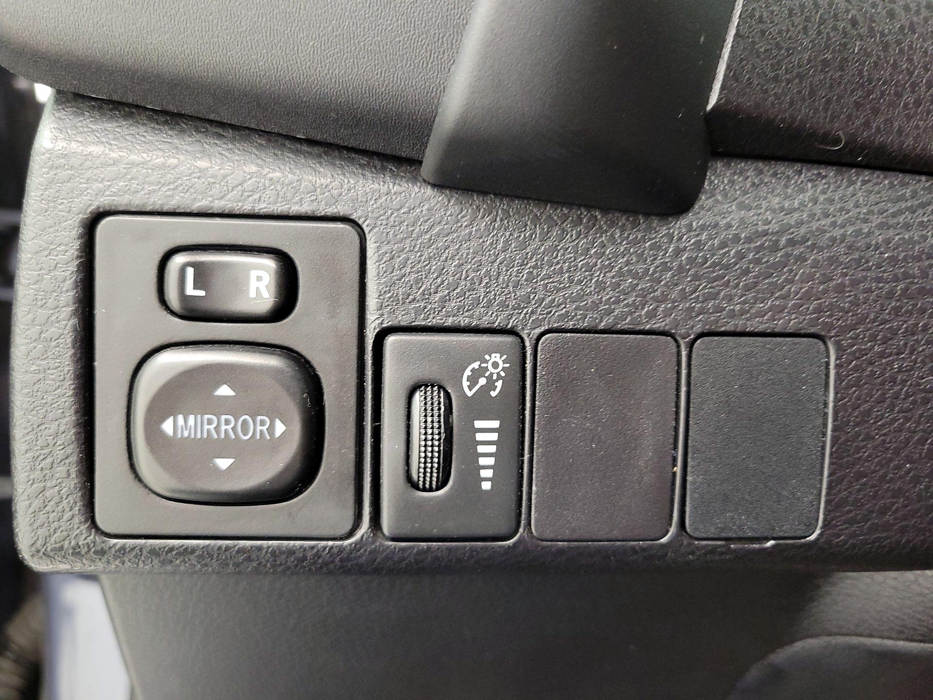 Thumbnail: 2017 Toyota Corolla - 13