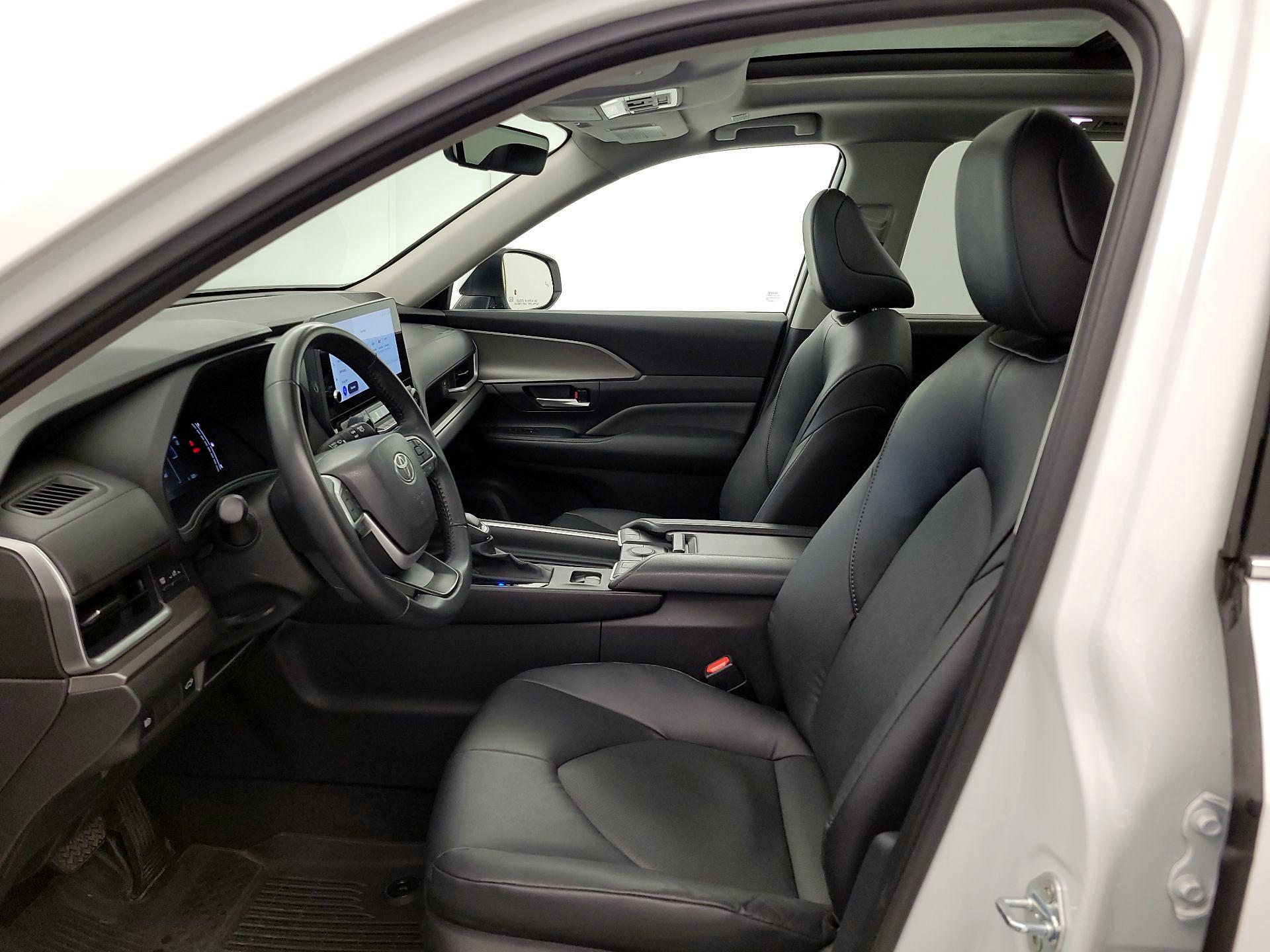 Thumbnail: 2025 Toyota Highlander - 11