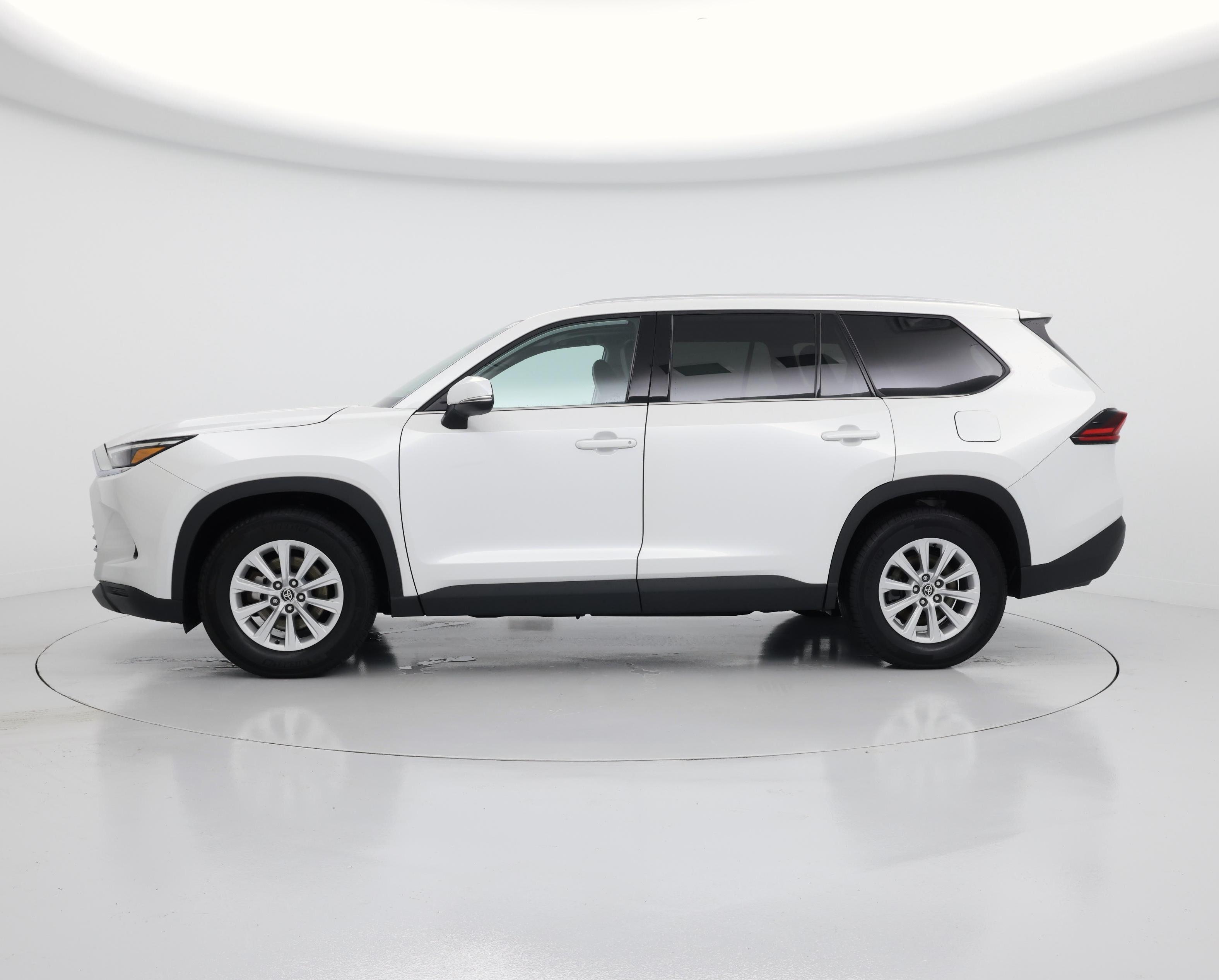 Thumbnail: 2025 Toyota Highlander - 3