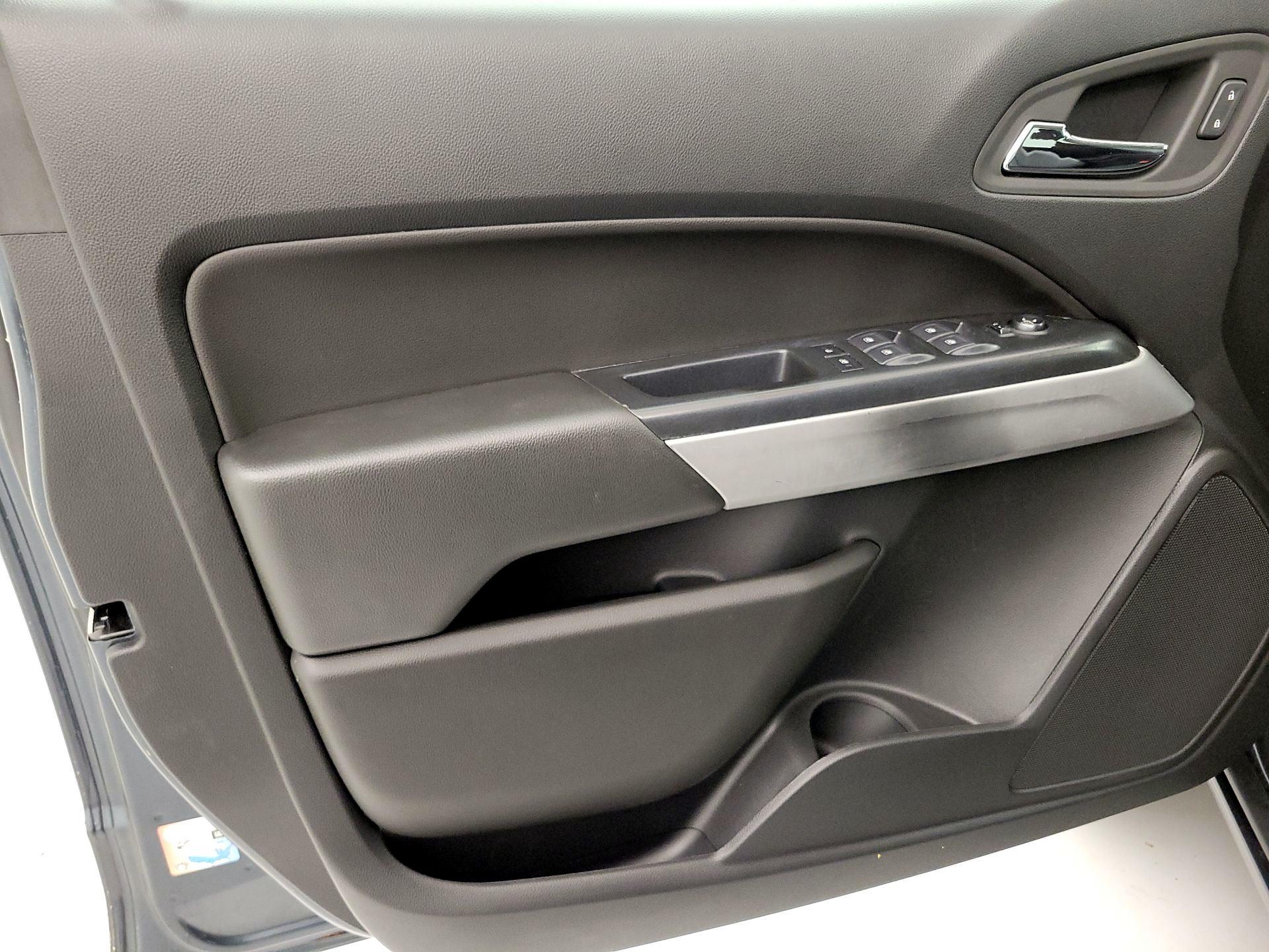 Thumbnail: 2019 Chevrolet Colorado - 12