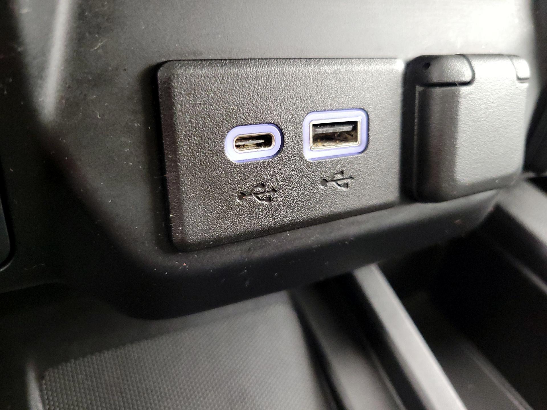 Thumbnail: 2021 GMC Sierra 2500 - 18