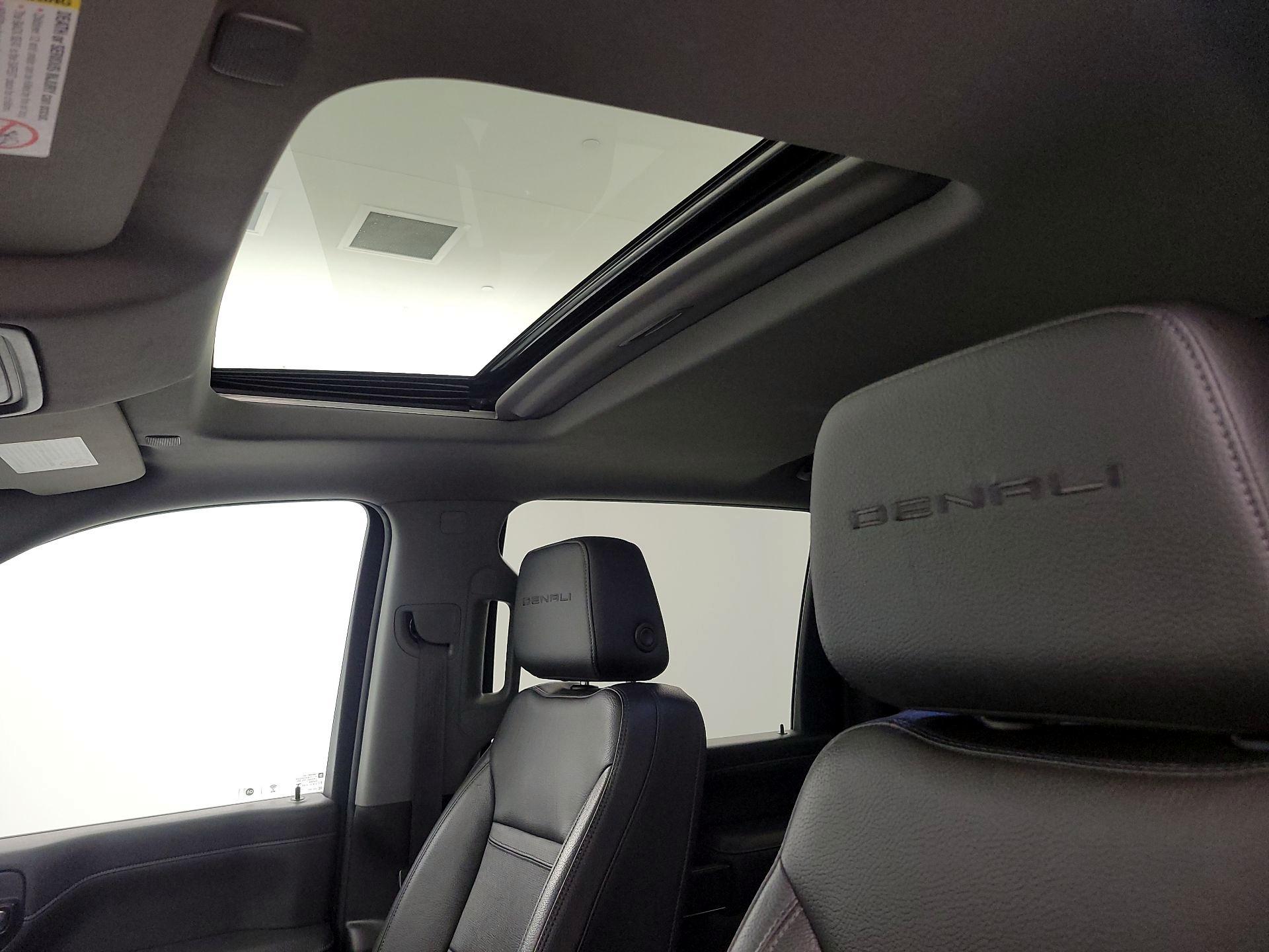 Thumbnail: 2021 GMC Sierra 2500 - 19