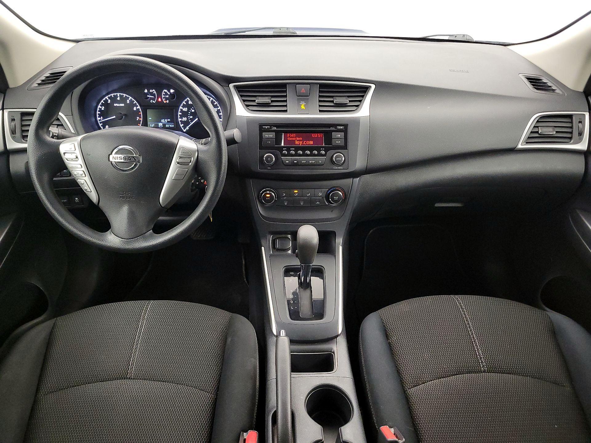 Thumbnail: 2016 Nissan Sentra - 9