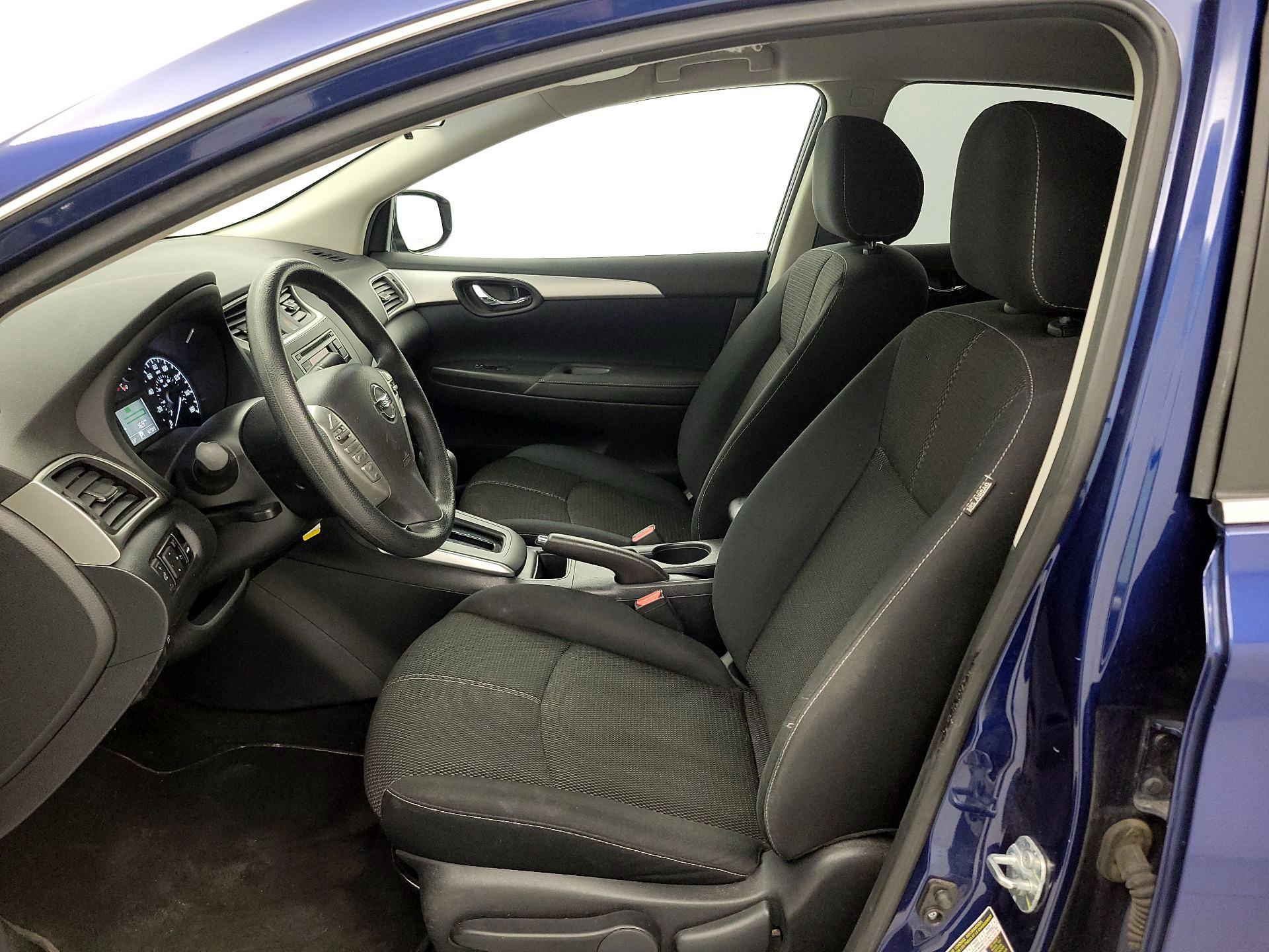 Thumbnail: 2016 Nissan Sentra - 11