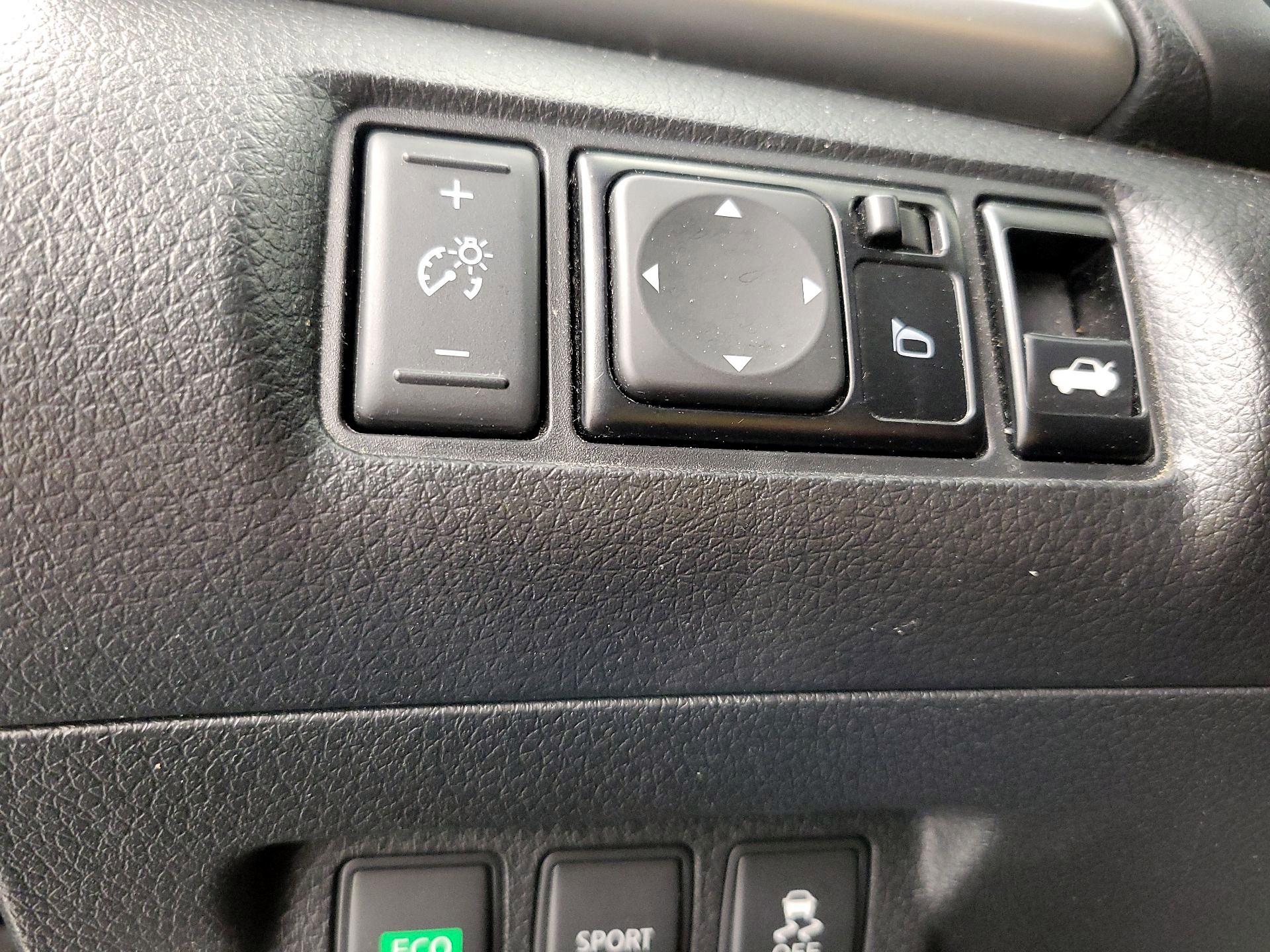 Thumbnail: 2016 Nissan Sentra - 13