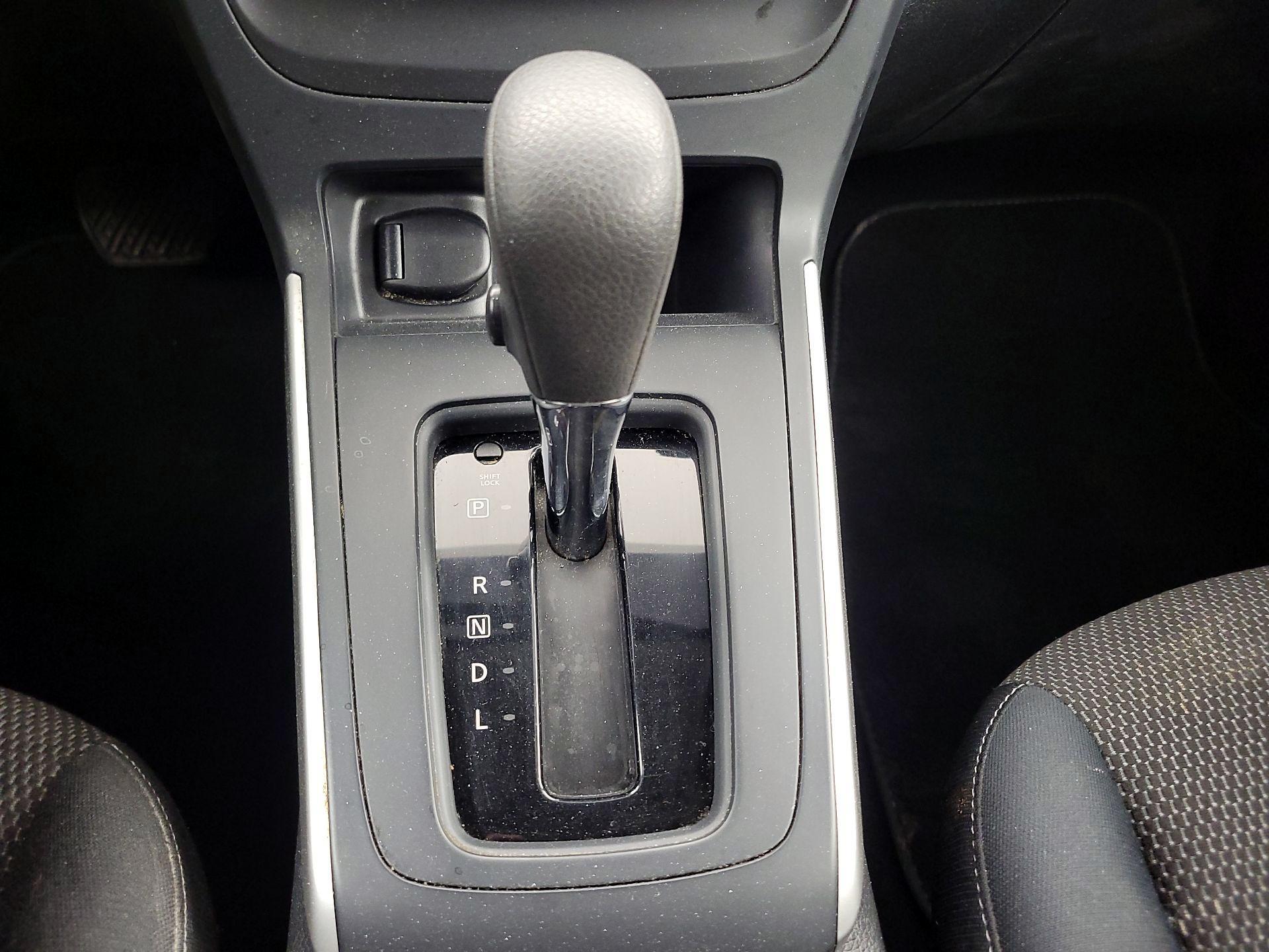 Thumbnail: 2016 Nissan Sentra - 16