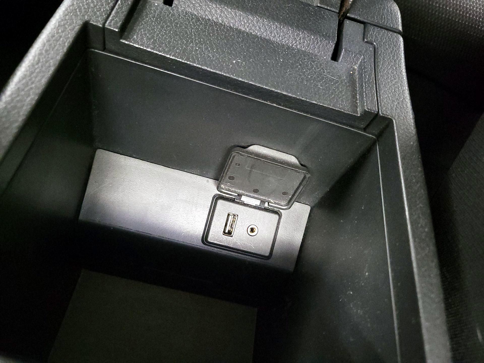 Thumbnail: 2016 Nissan Sentra - 17