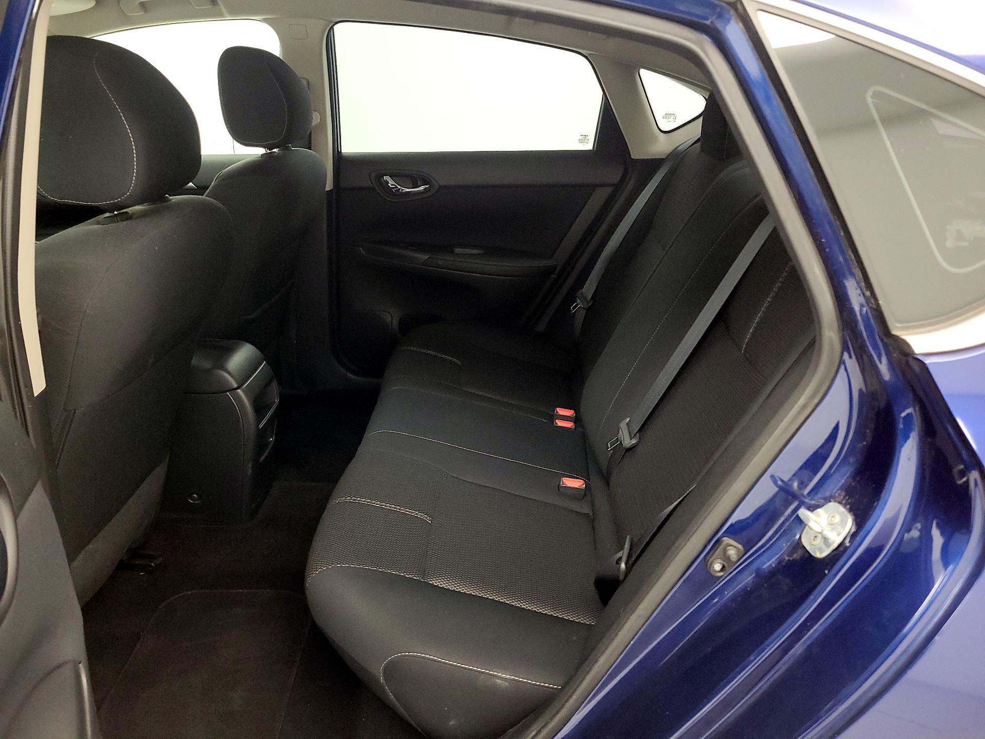 Thumbnail: 2016 Nissan Sentra - 18