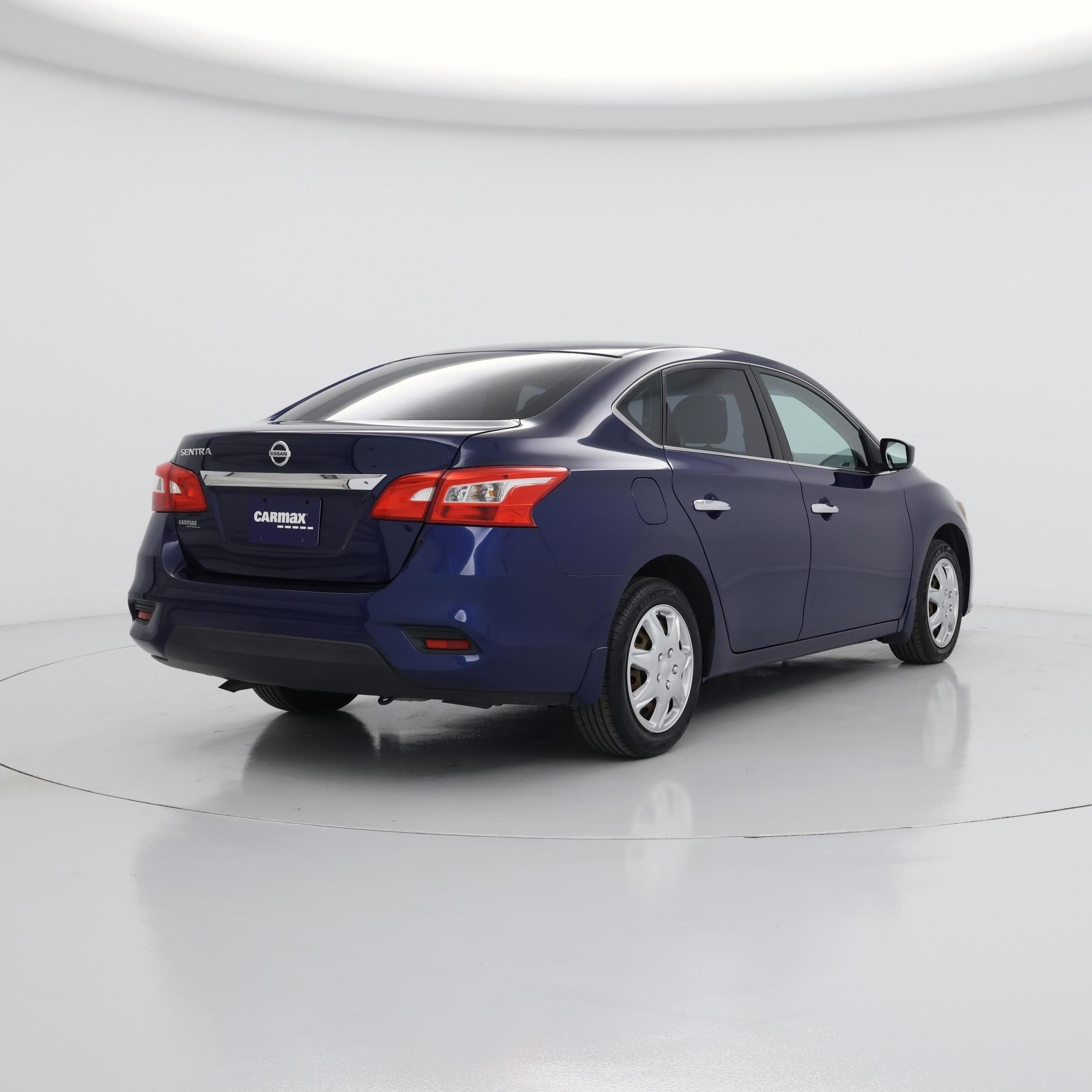 Thumbnail: 2016 Nissan Sentra - 8