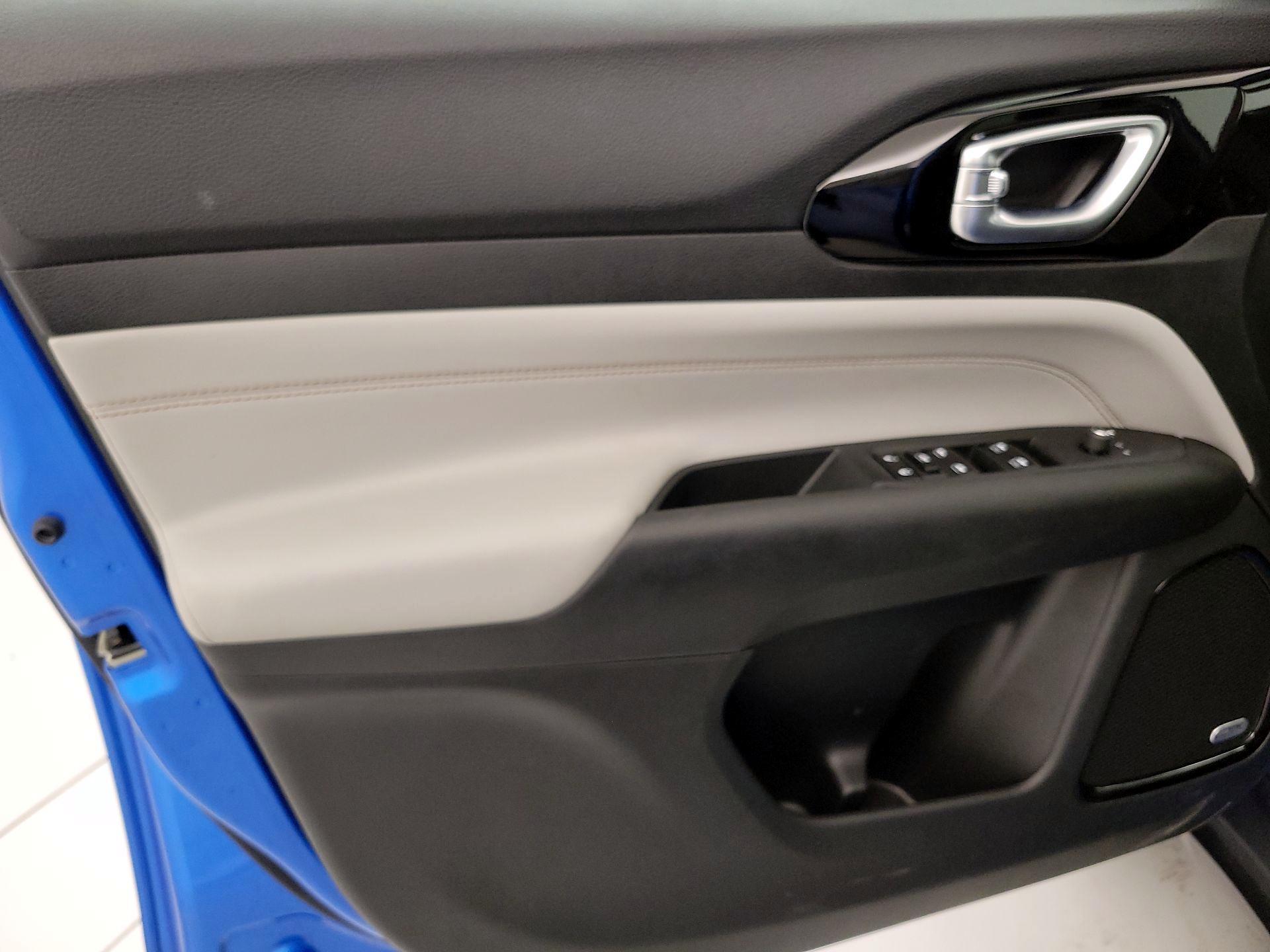 Thumbnail: 2023 Jeep Compass - 12