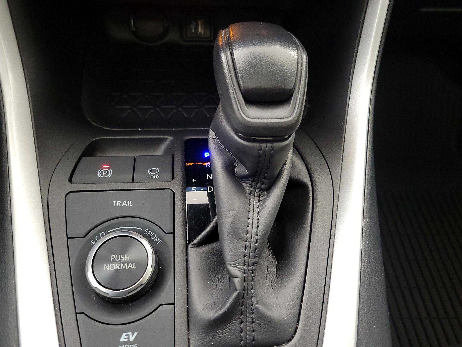 Thumbnail: 2024 Toyota RAV4 - 17