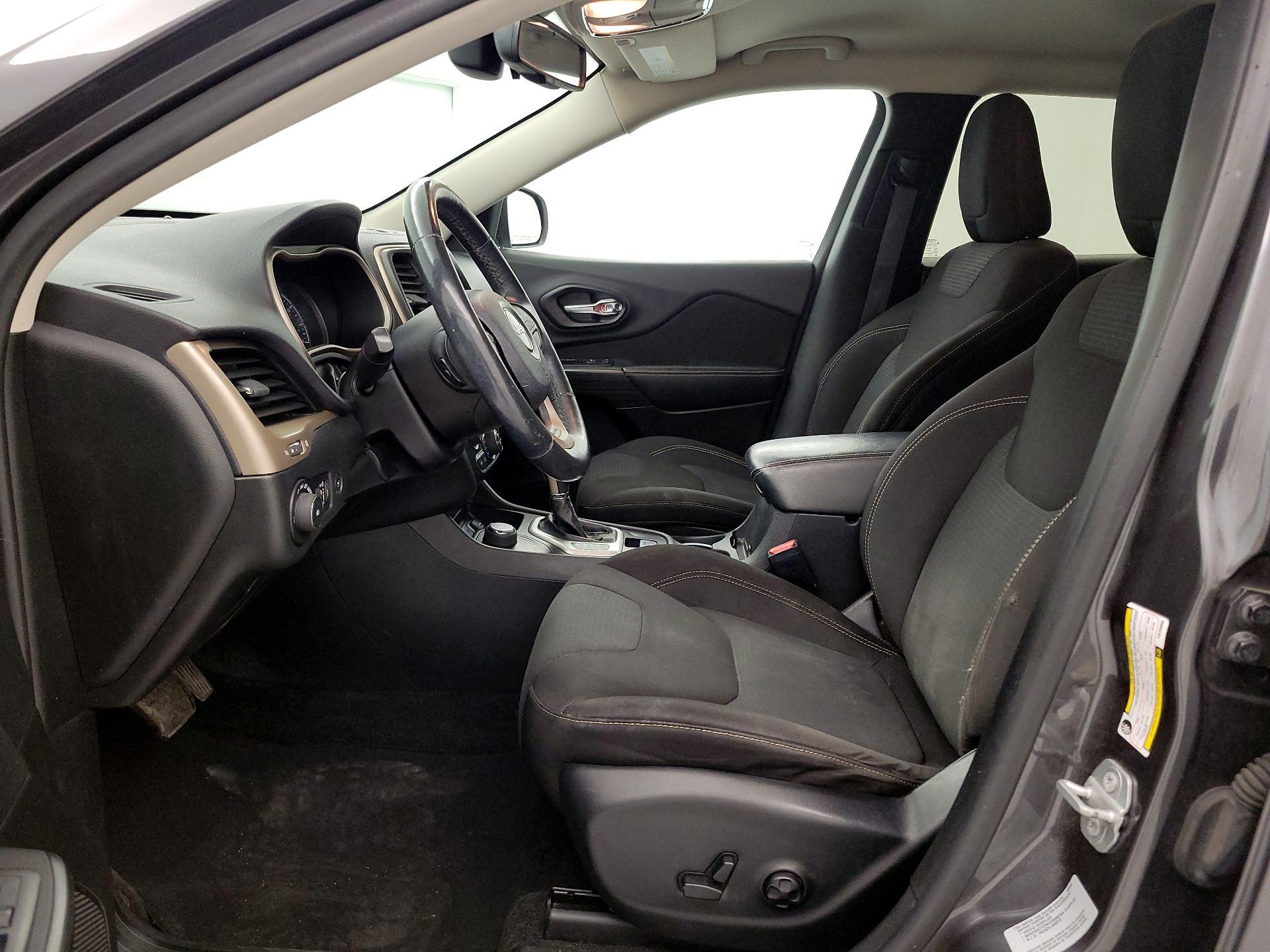 Thumbnail: 2015 Jeep Cherokee - 11