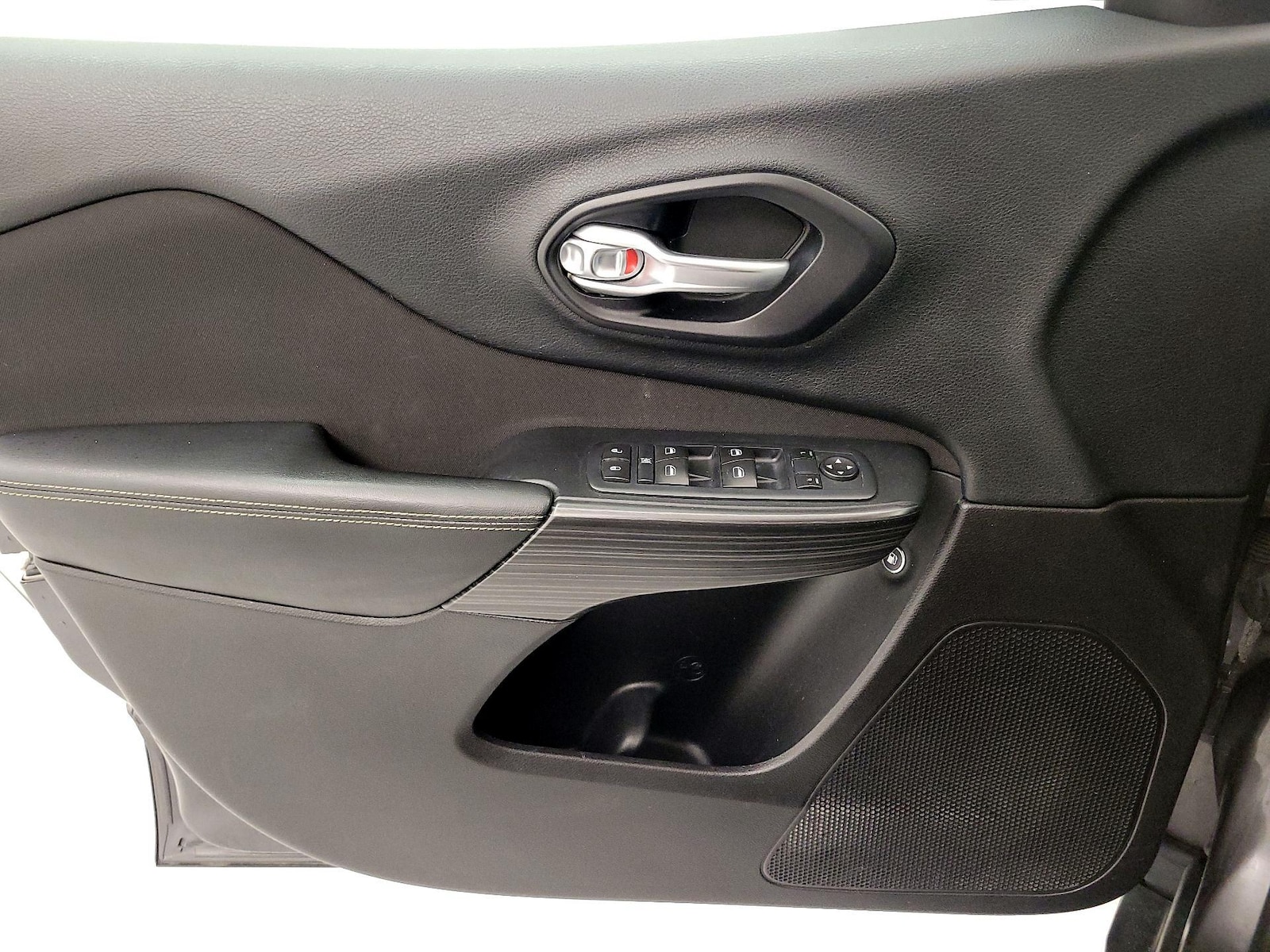 2015 Jeep Cherokee Latitude - Photo 13