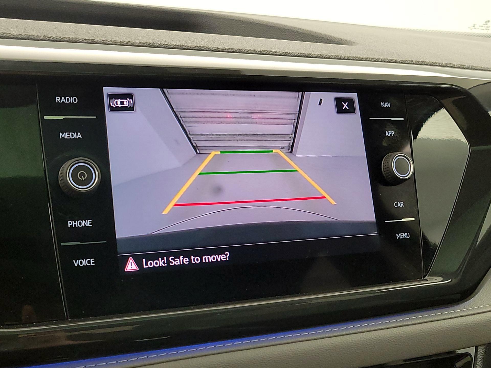 Thumbnail: 2022 Volkswagen Taos - 14