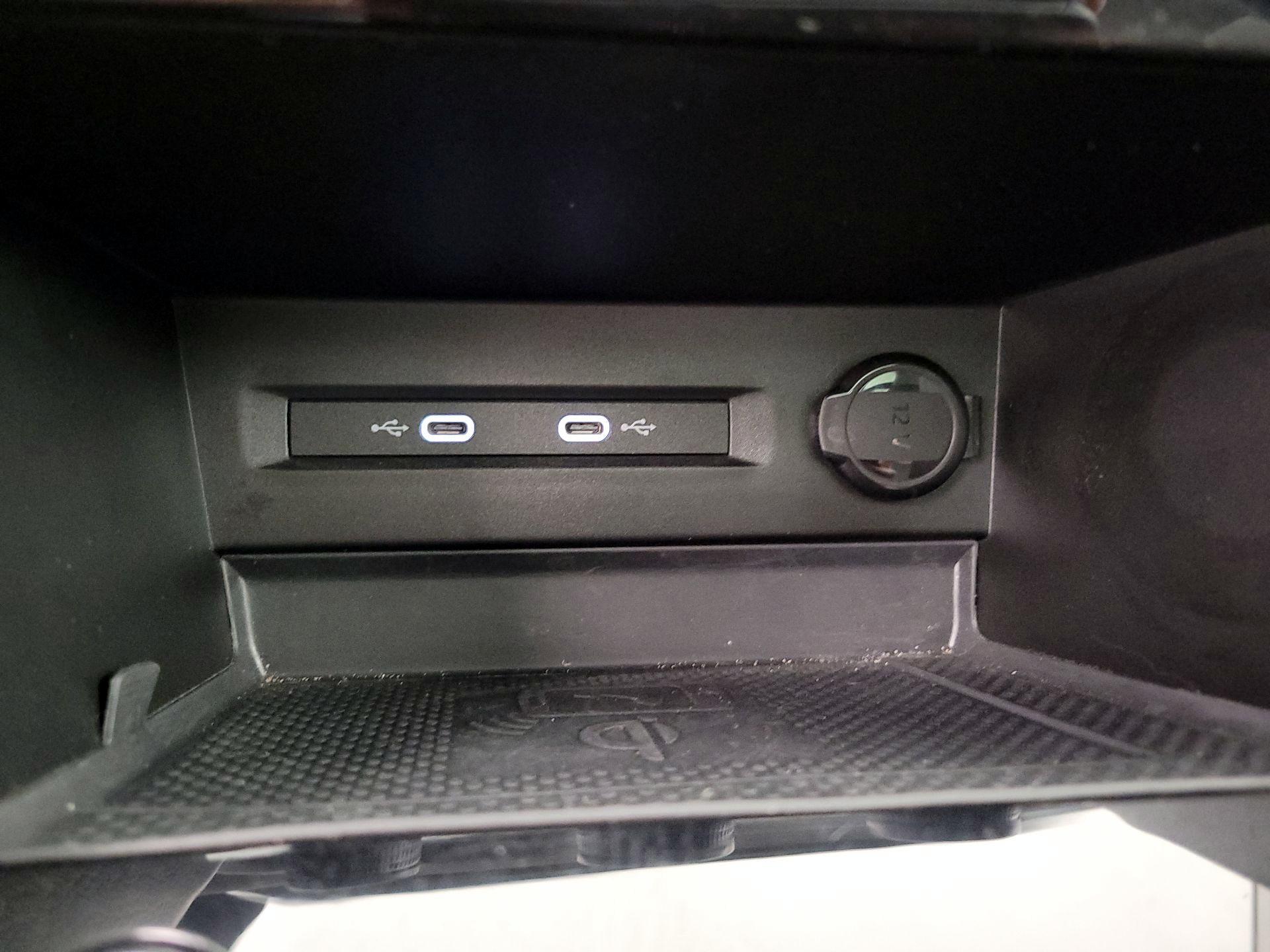 Thumbnail: 2022 Volkswagen Taos - 18