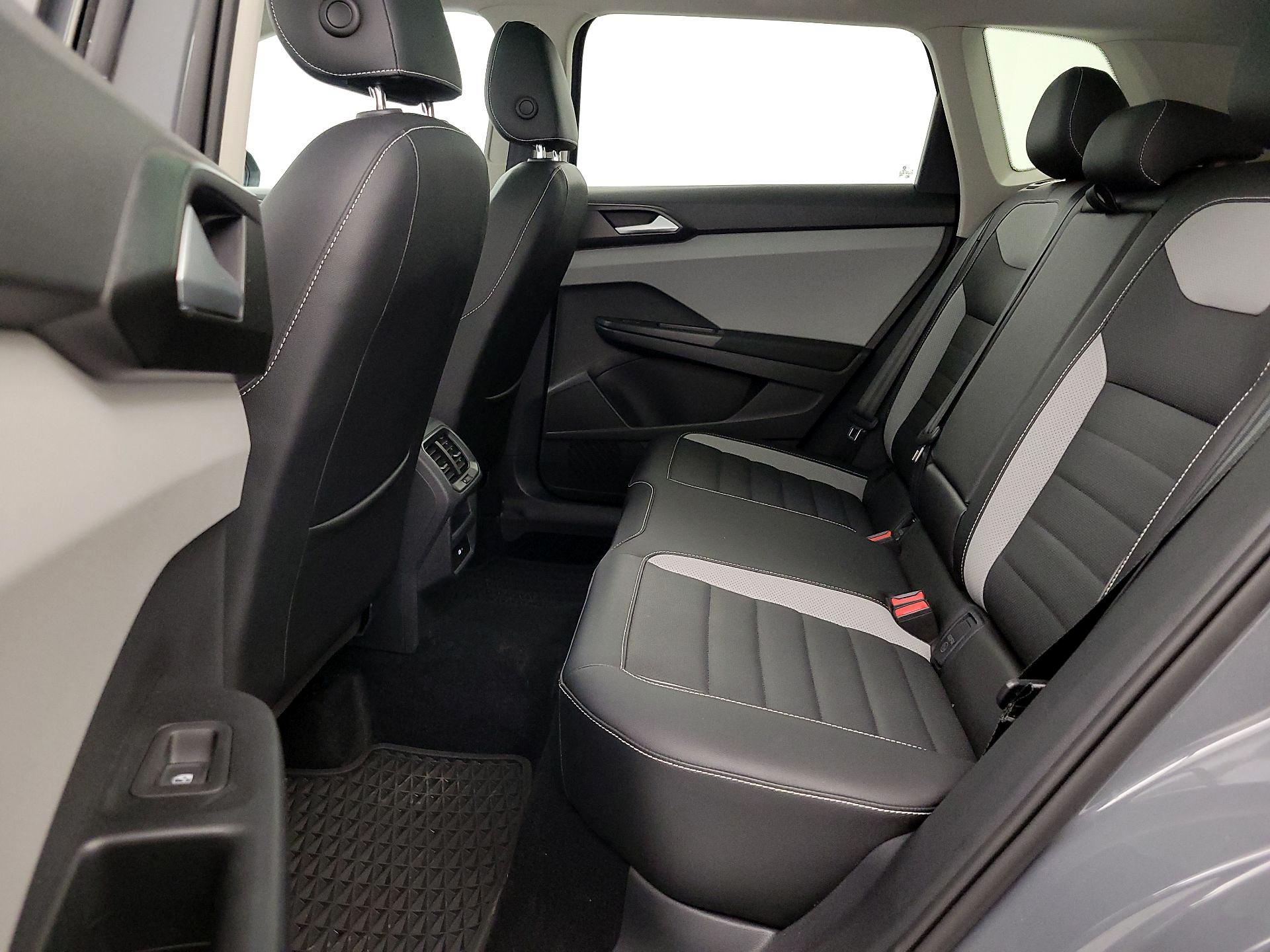 Thumbnail: 2022 Volkswagen Taos - 20