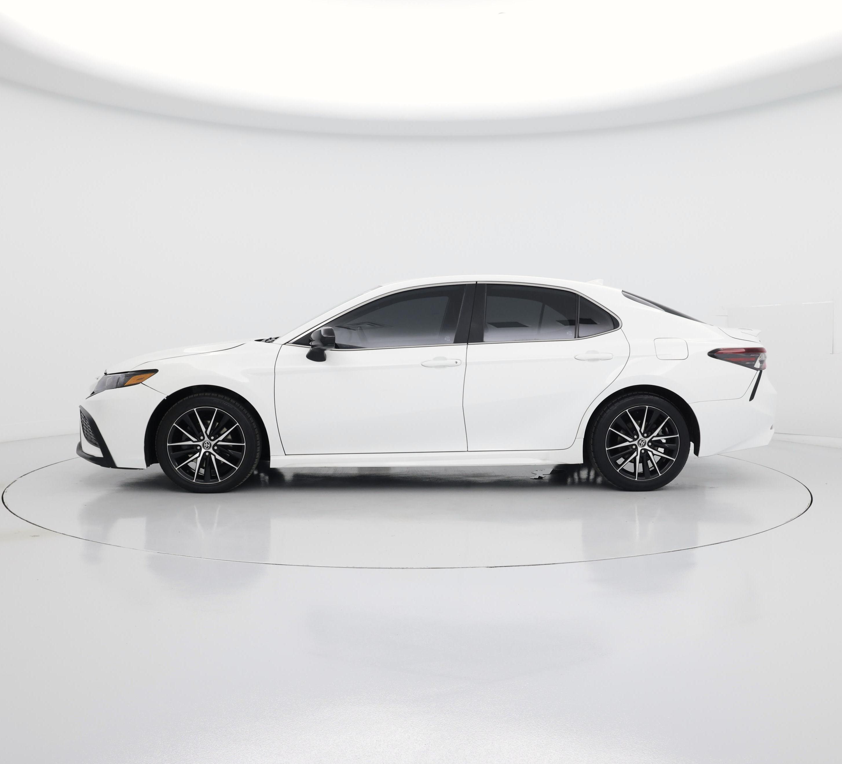 Thumbnail: 2021 Toyota Camry - 3