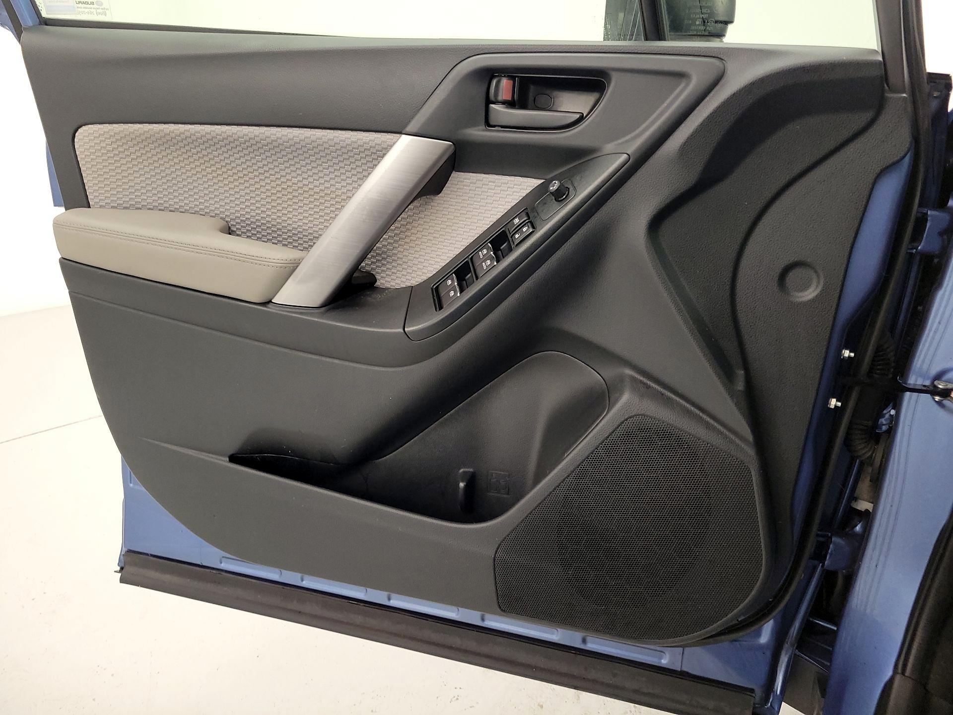 Thumbnail: 2017 Subaru Forester - 12