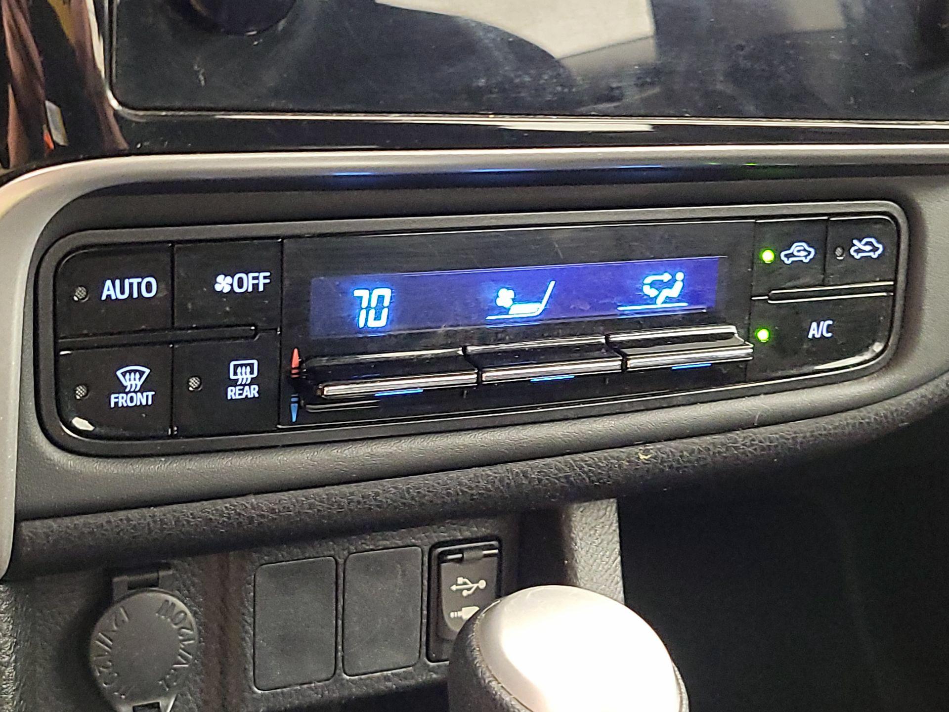 Thumbnail: 2019 Toyota Corolla - 16