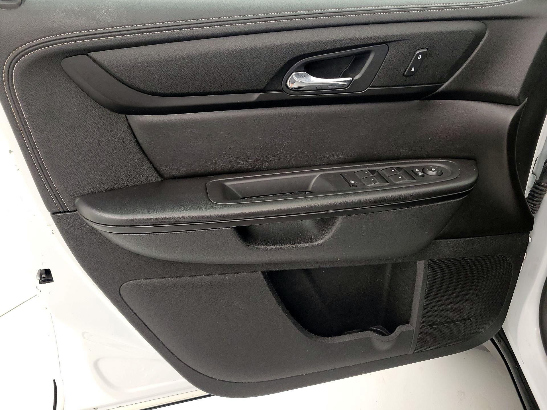 Thumbnail: 2017 Chevrolet Traverse - 12