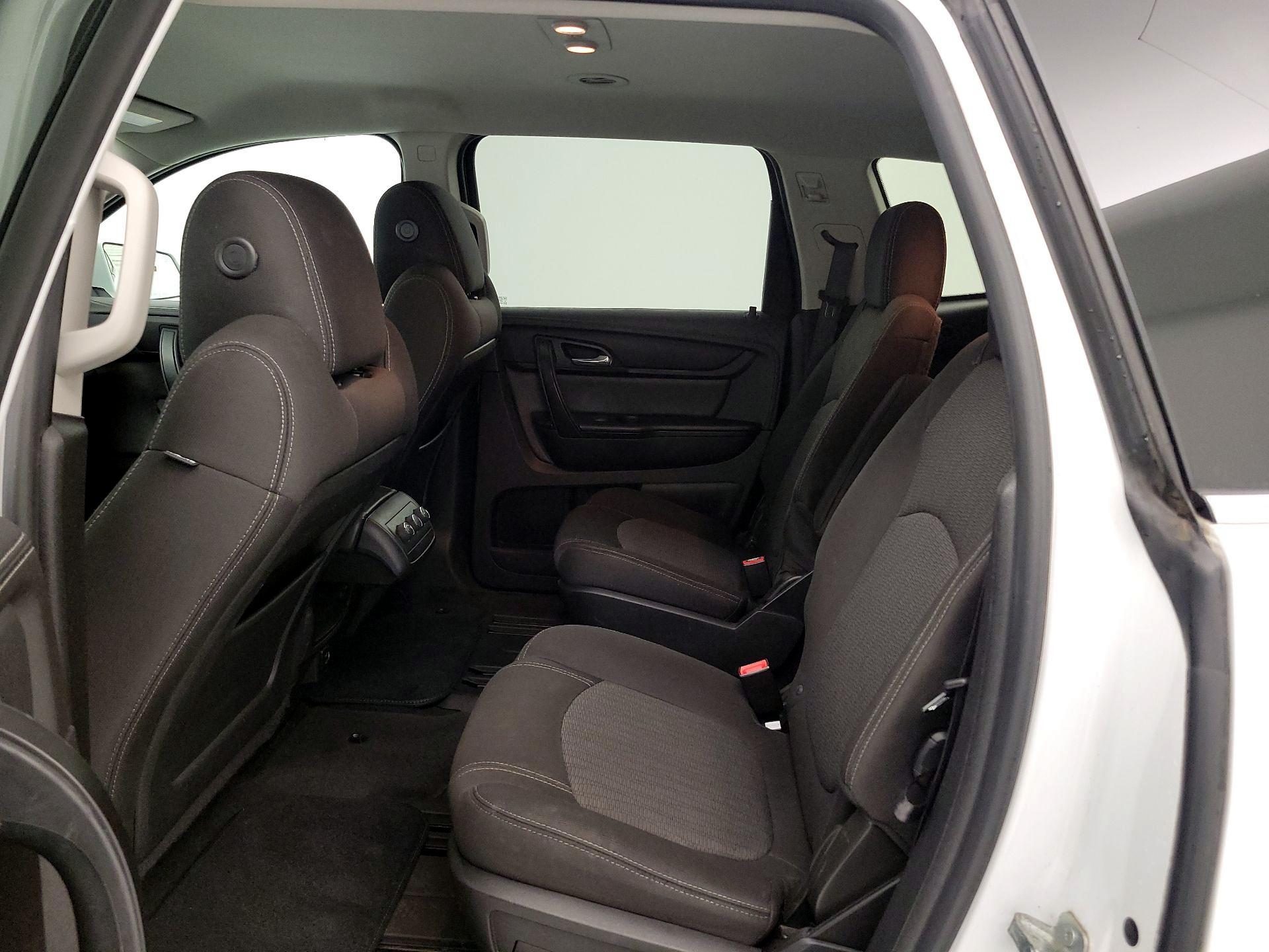 Thumbnail: 2017 Chevrolet Traverse - 19