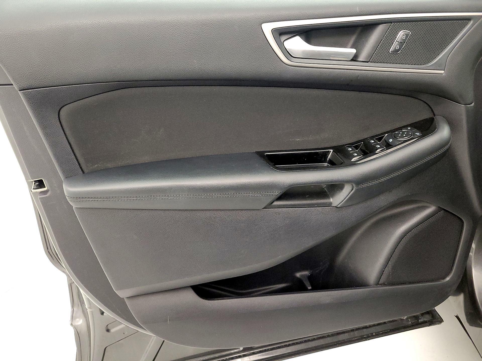 Thumbnail: 2019 Ford Edge - 12