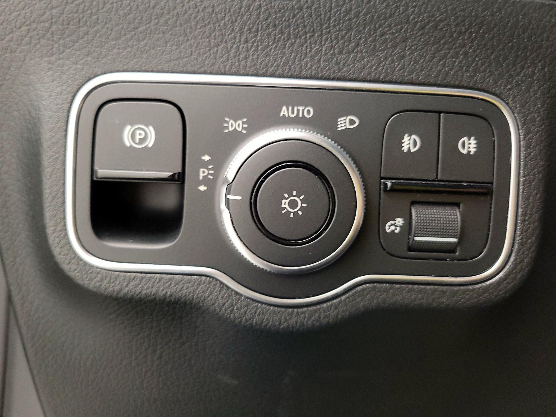 Thumbnail: 2023 Mercedes-Benz GLA - 13