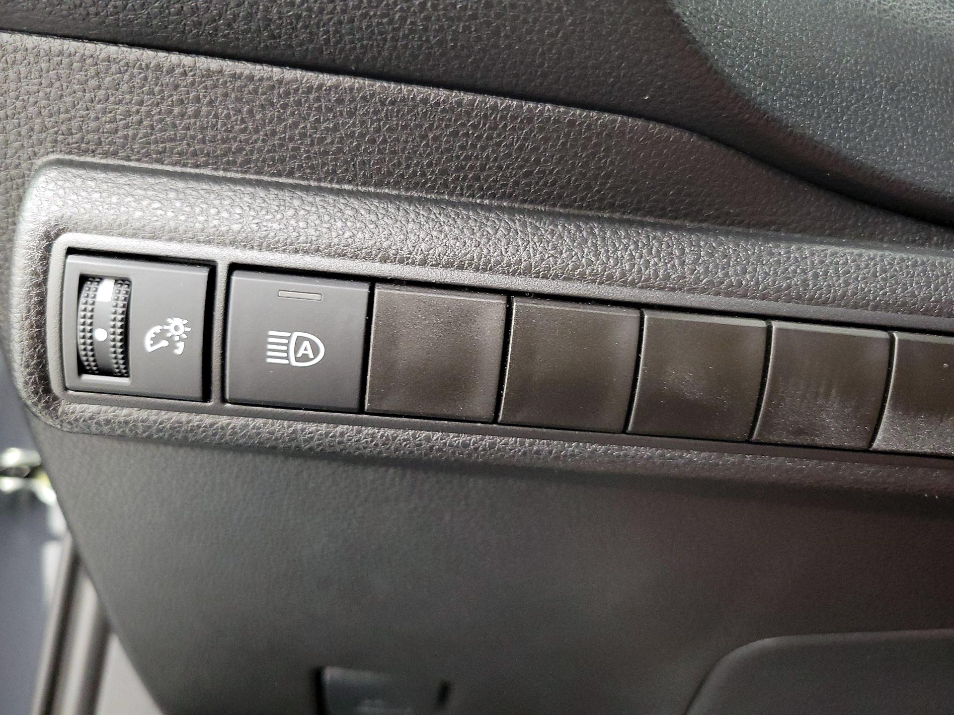 Thumbnail: 2025 Toyota Corolla - 13