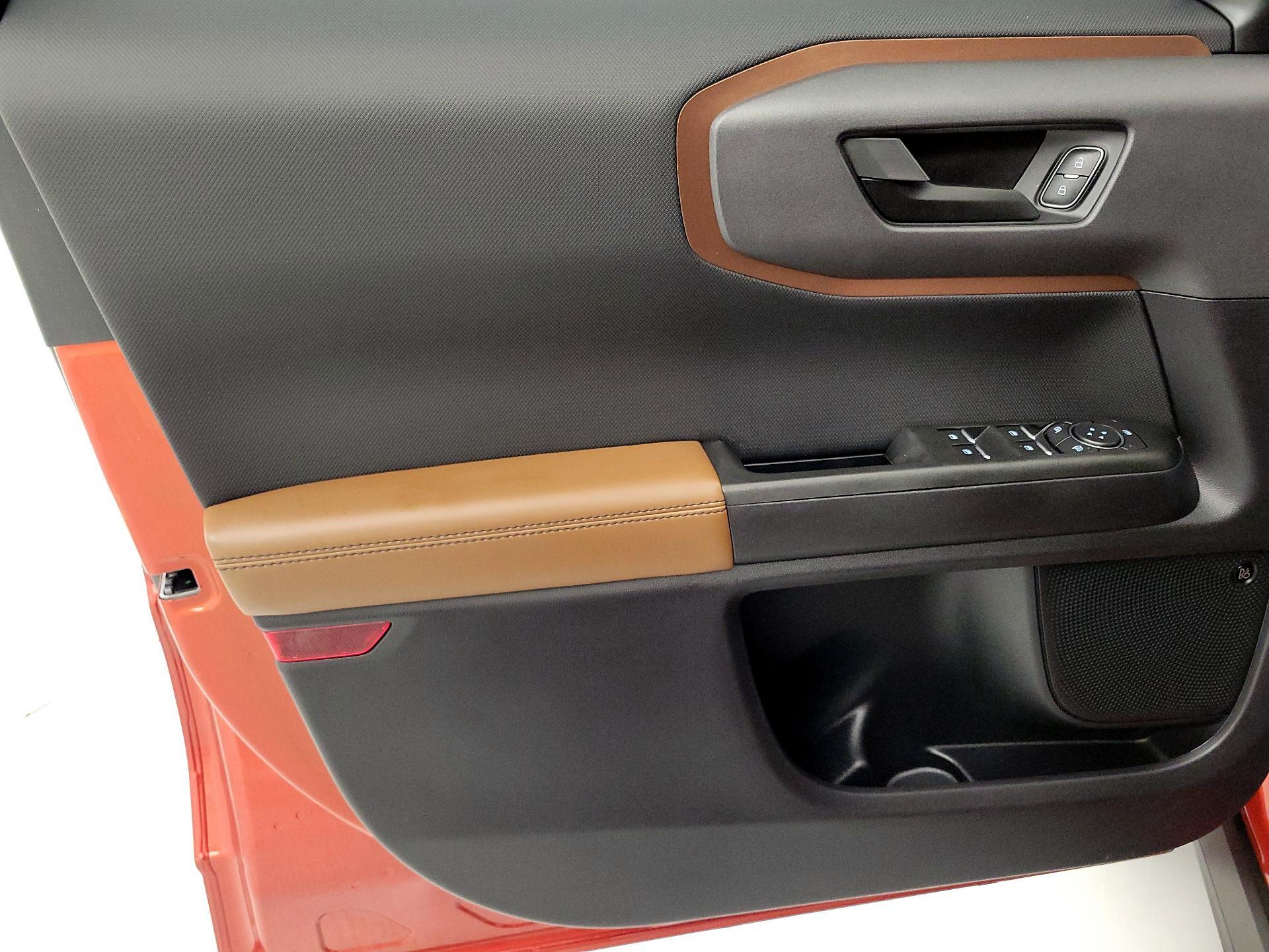 Thumbnail: 2022 Ford Bronco Sport - 12