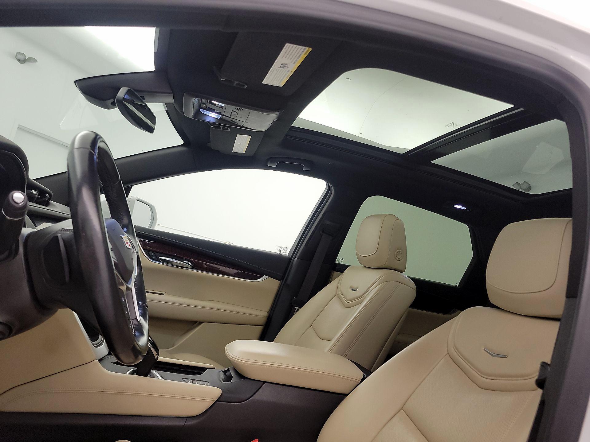 Thumbnail: 2019 Cadillac XT5 - 19