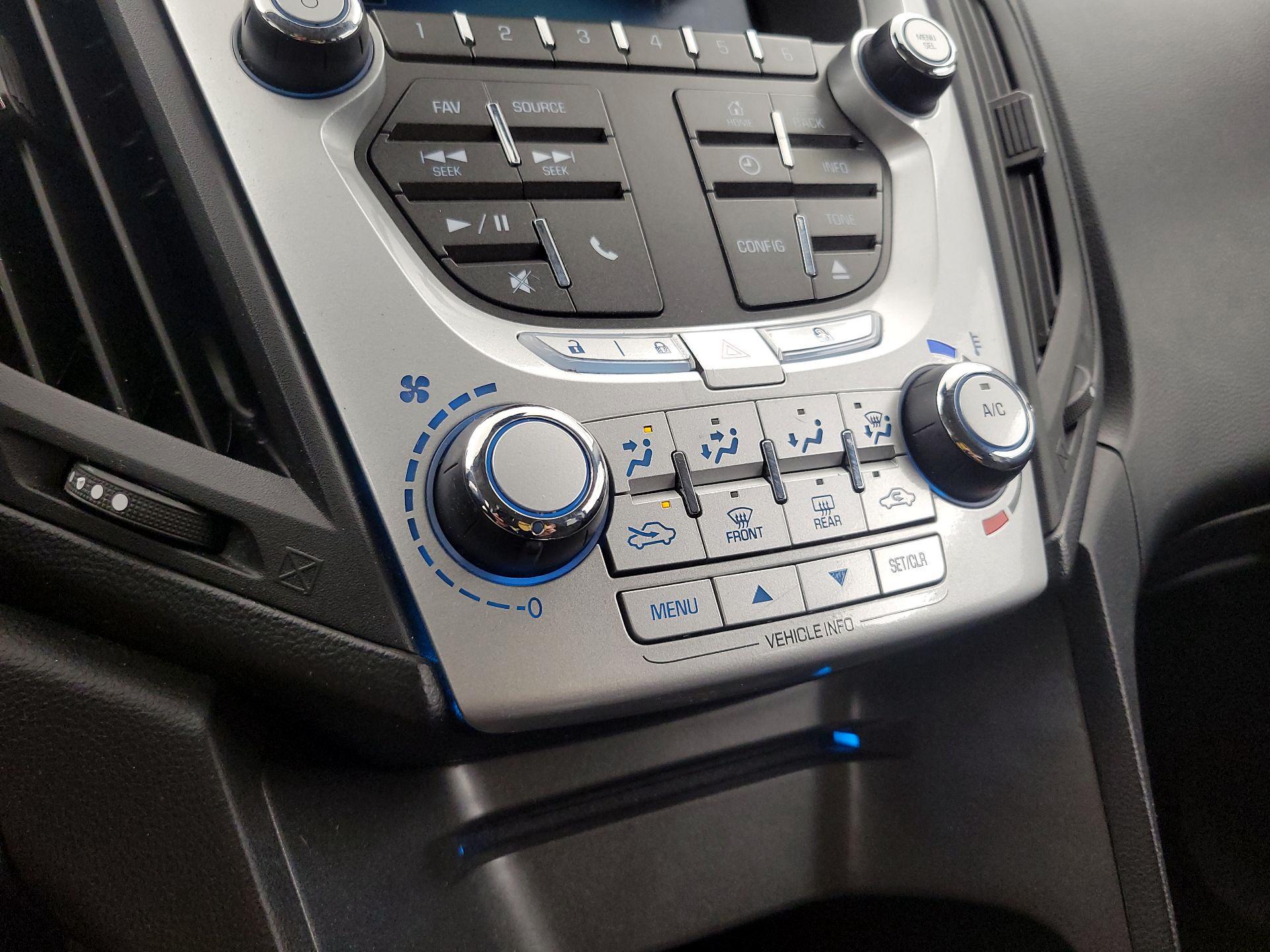 Thumbnail: 2015 Chevrolet Equinox - 16
