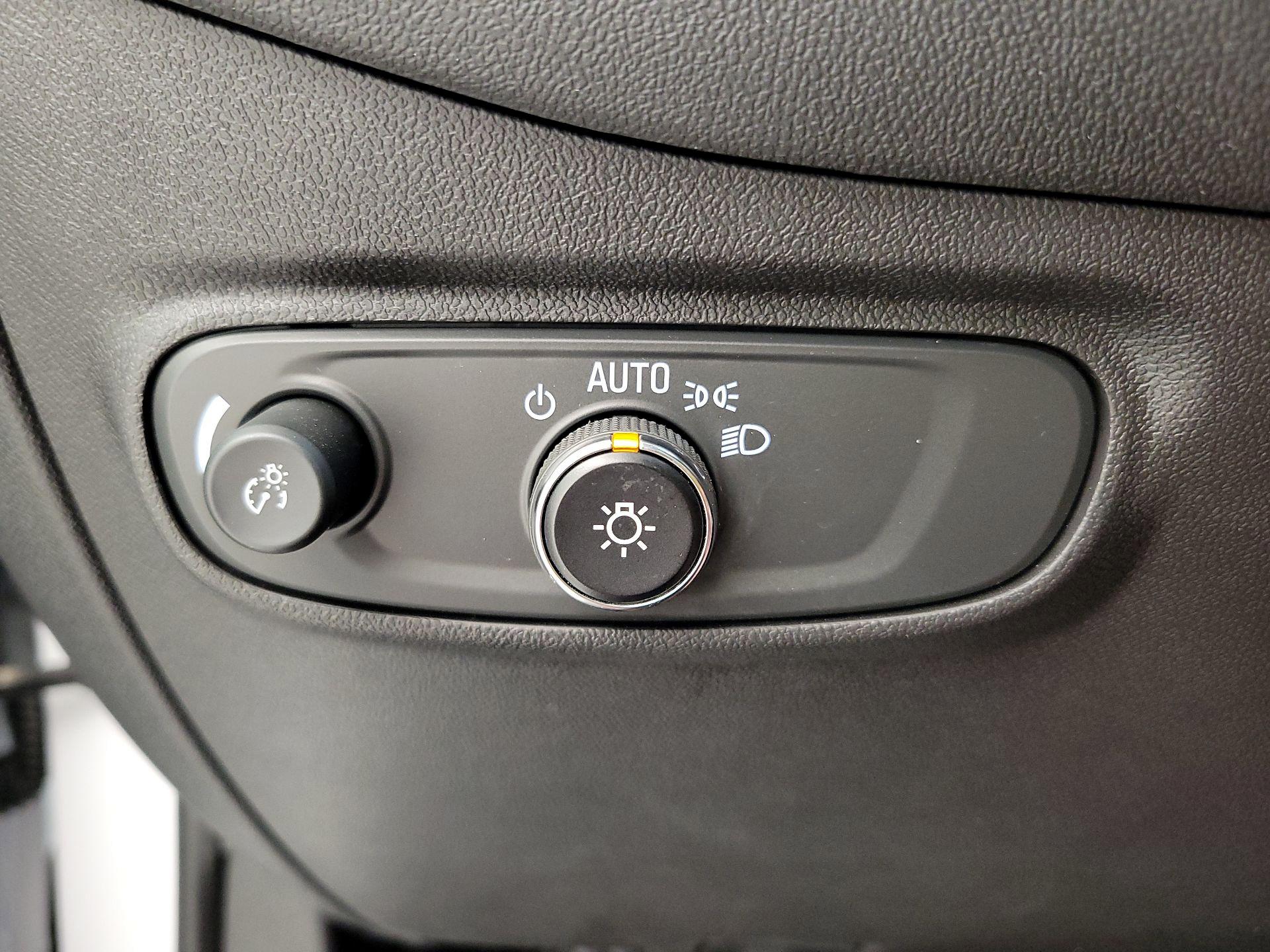 Thumbnail: 2022 Chevrolet Equinox - 13