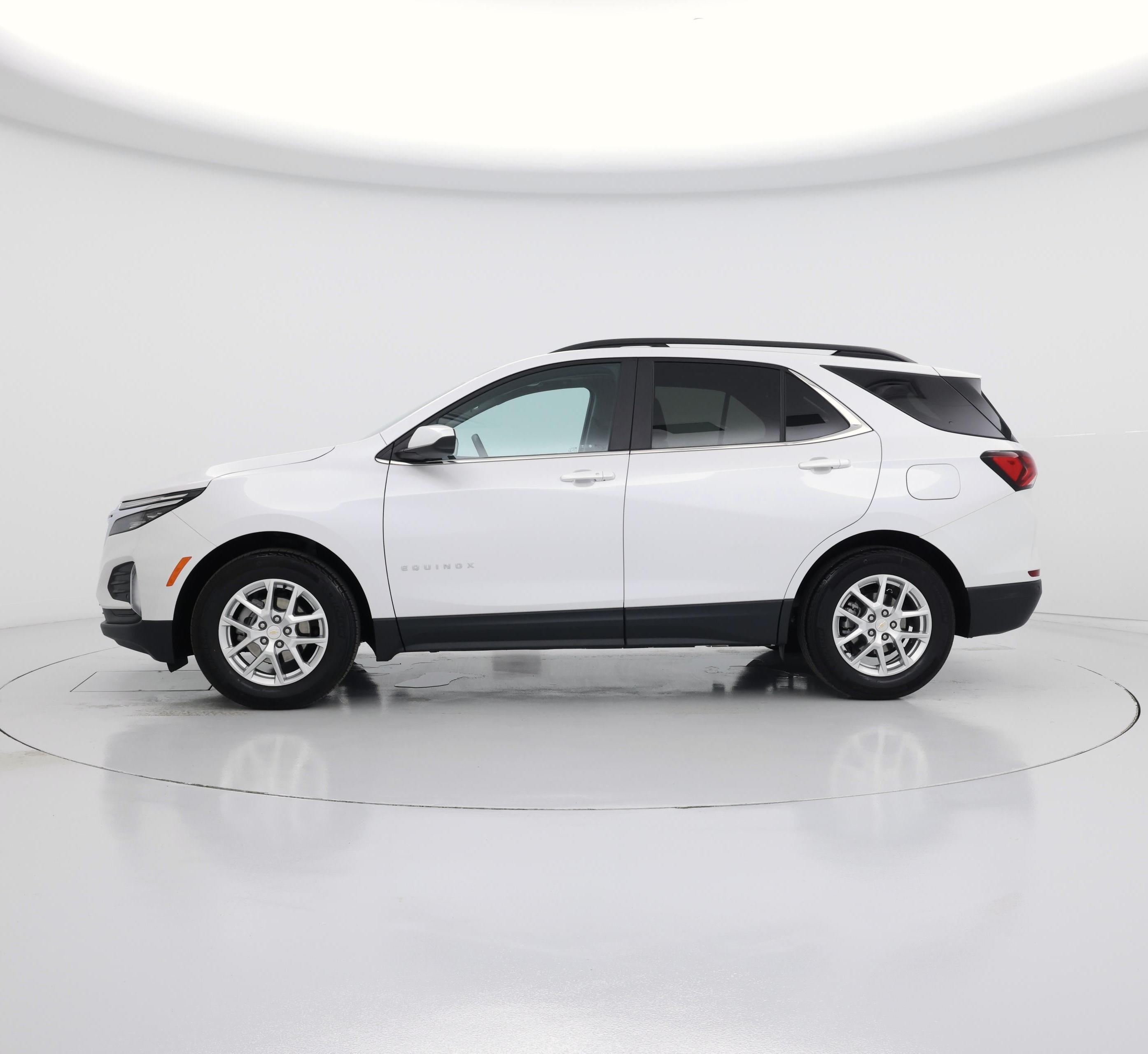 Thumbnail: 2022 Chevrolet Equinox - 3