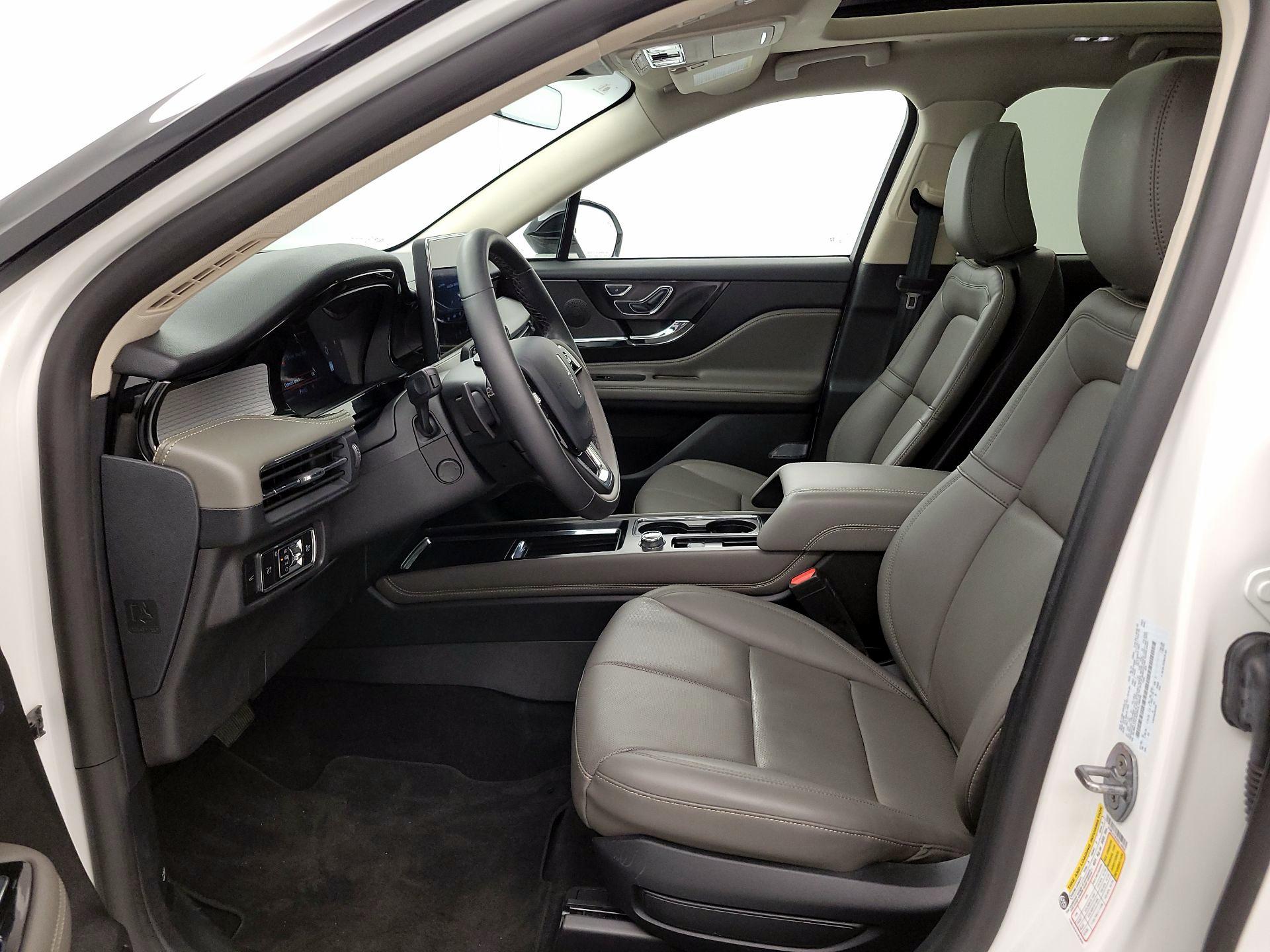 Thumbnail: 2024 Lincoln Corsair - 11