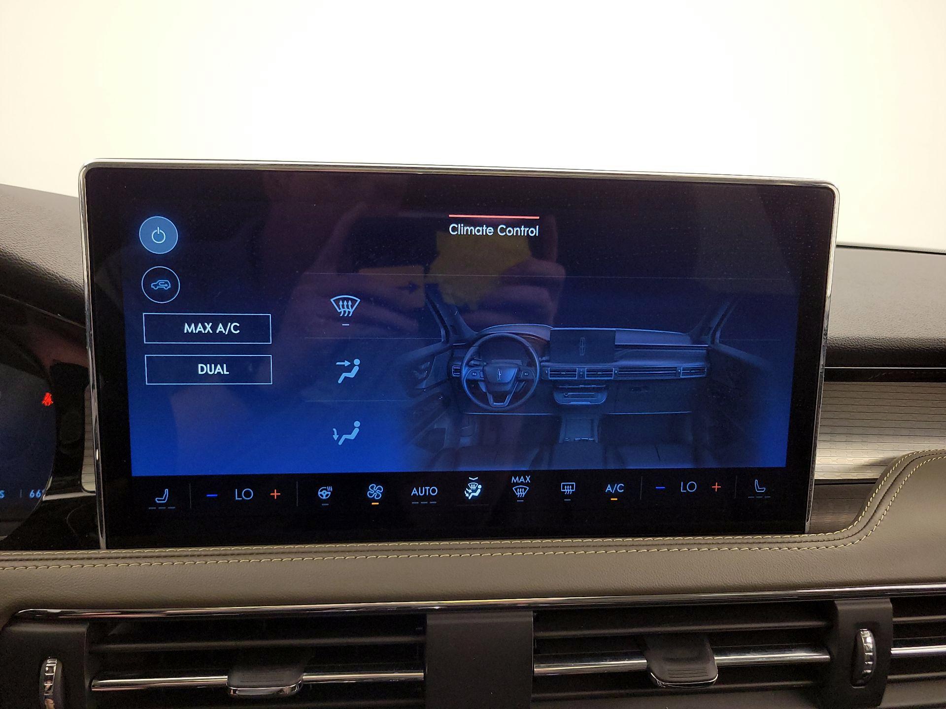 Thumbnail: 2024 Lincoln Corsair - 17