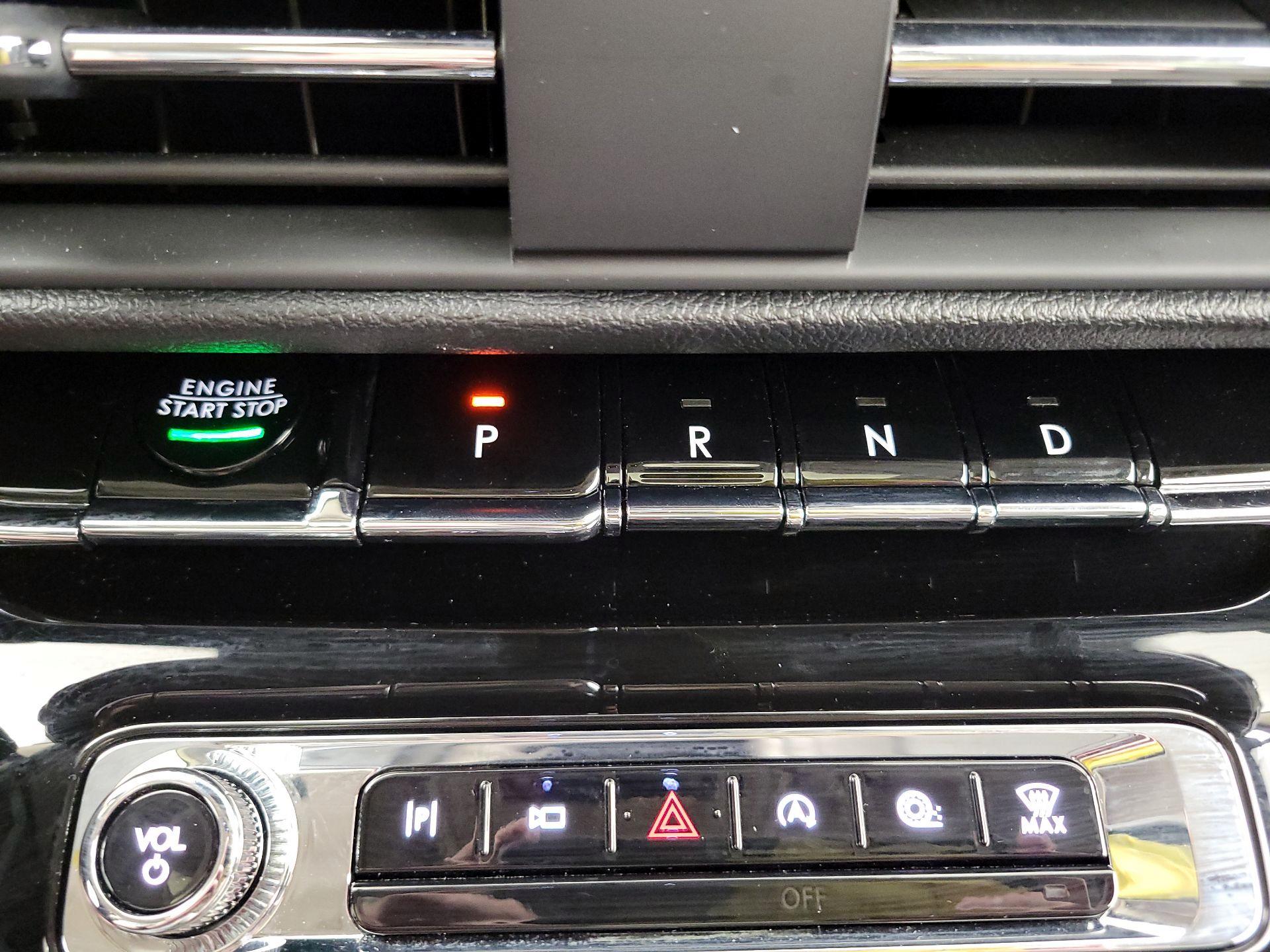 Thumbnail: 2024 Lincoln Corsair - 18