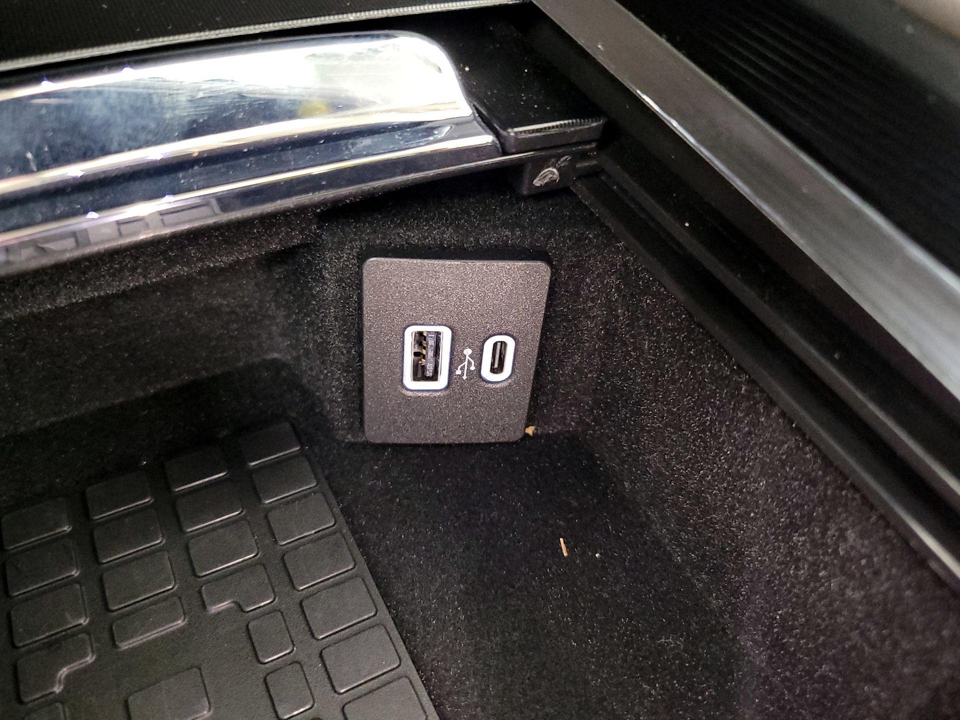 Thumbnail: 2024 Lincoln Corsair - 19