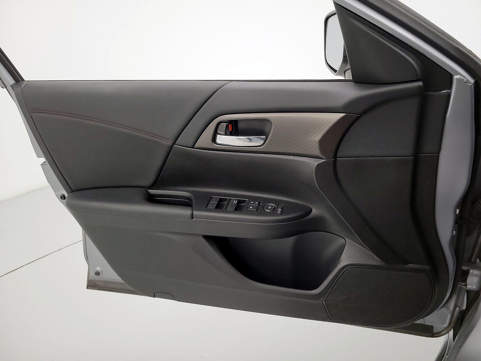 Thumbnail: 2017 Honda Accord - 12