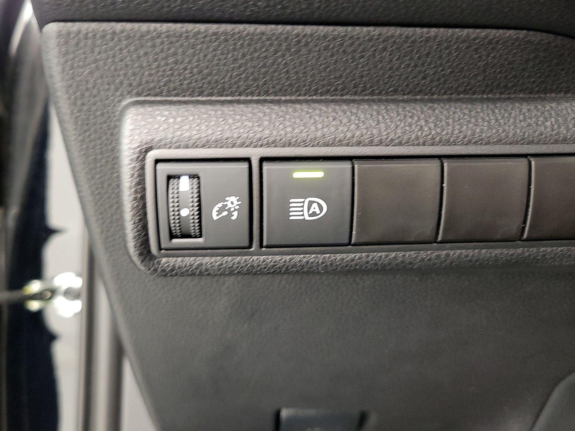 Thumbnail: 2025 Toyota Corolla - 13