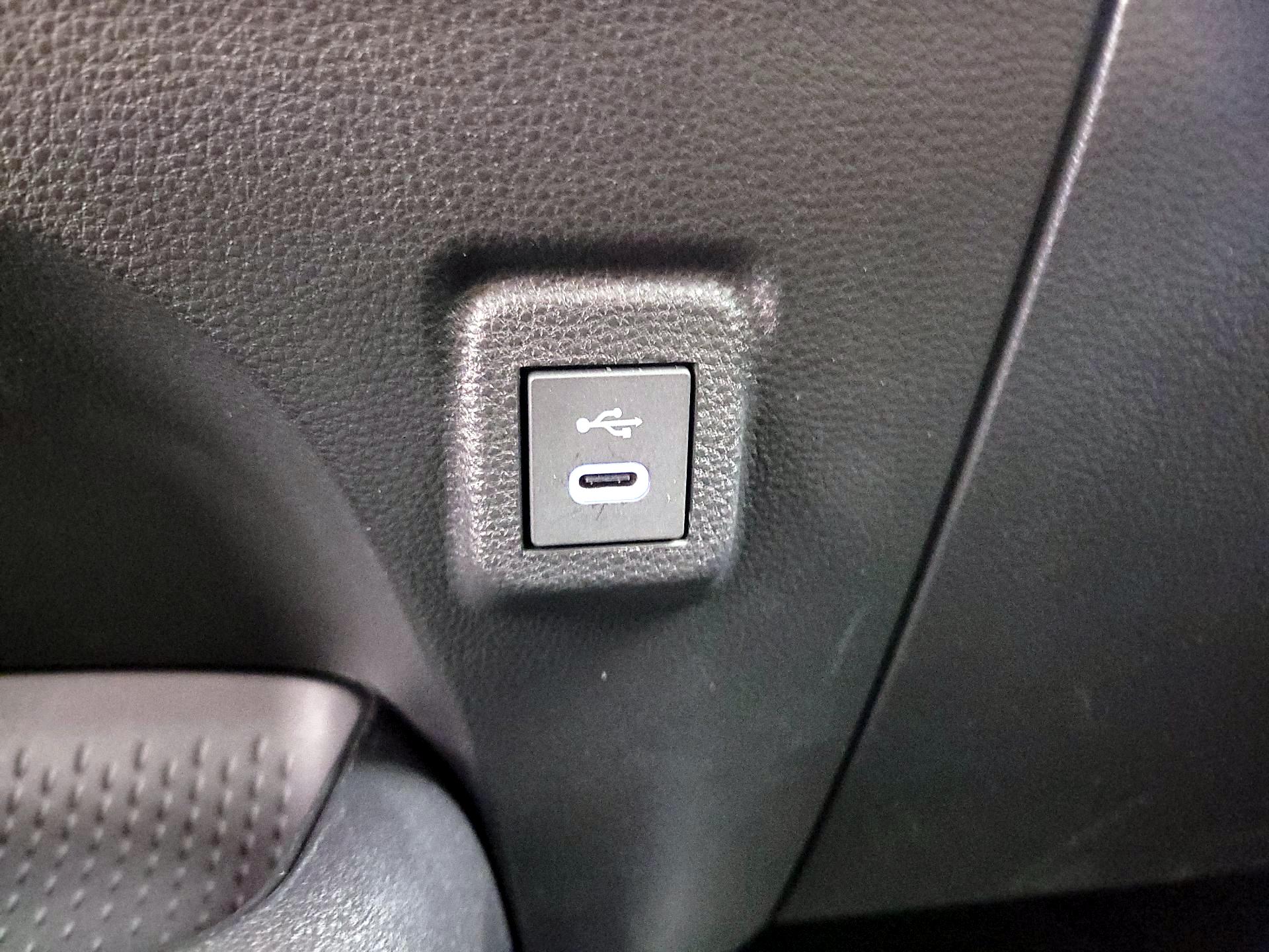 Thumbnail: 2025 Toyota Corolla - 18