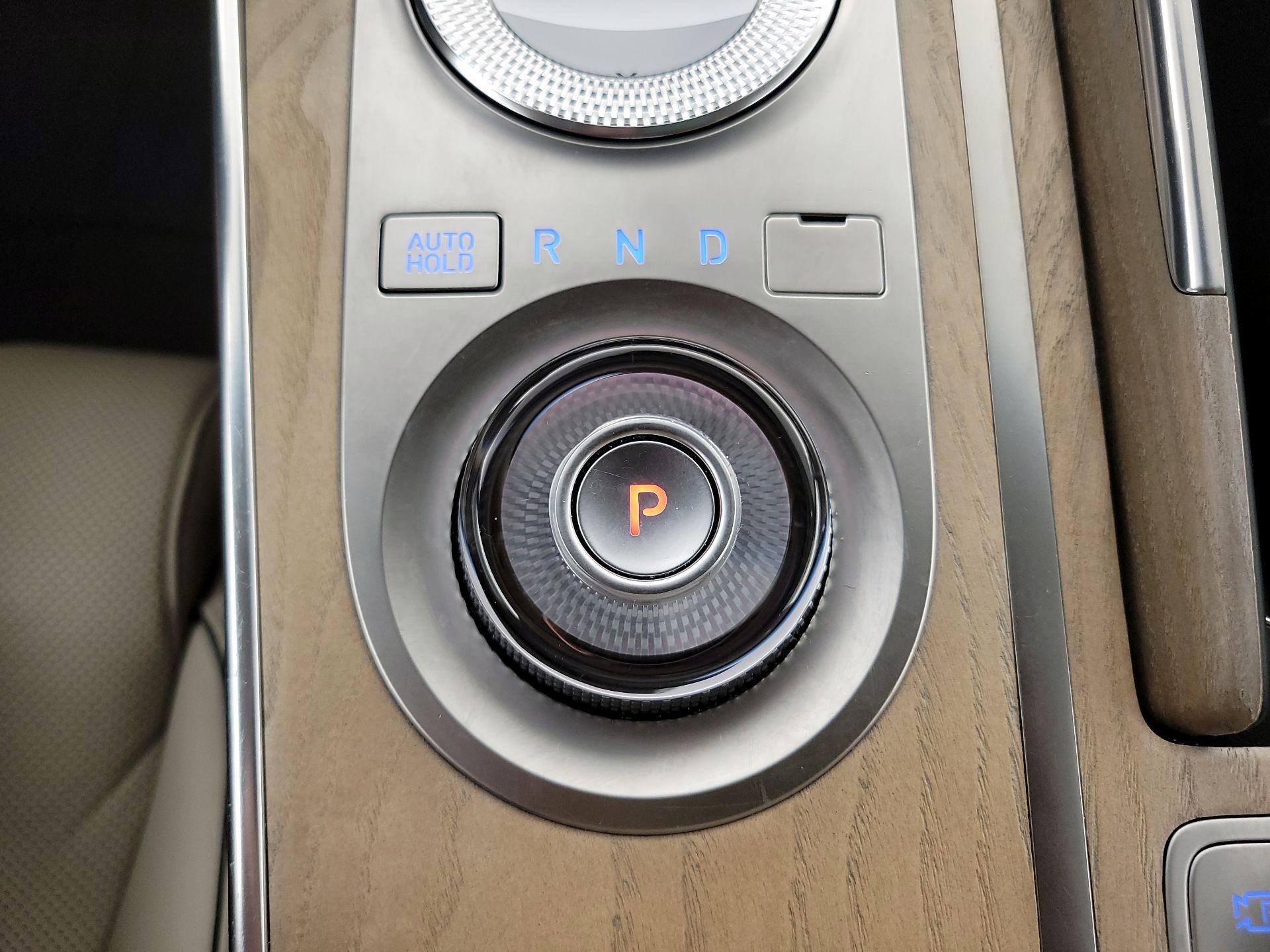 Thumbnail: 2022 Genesis GV80 - 18
