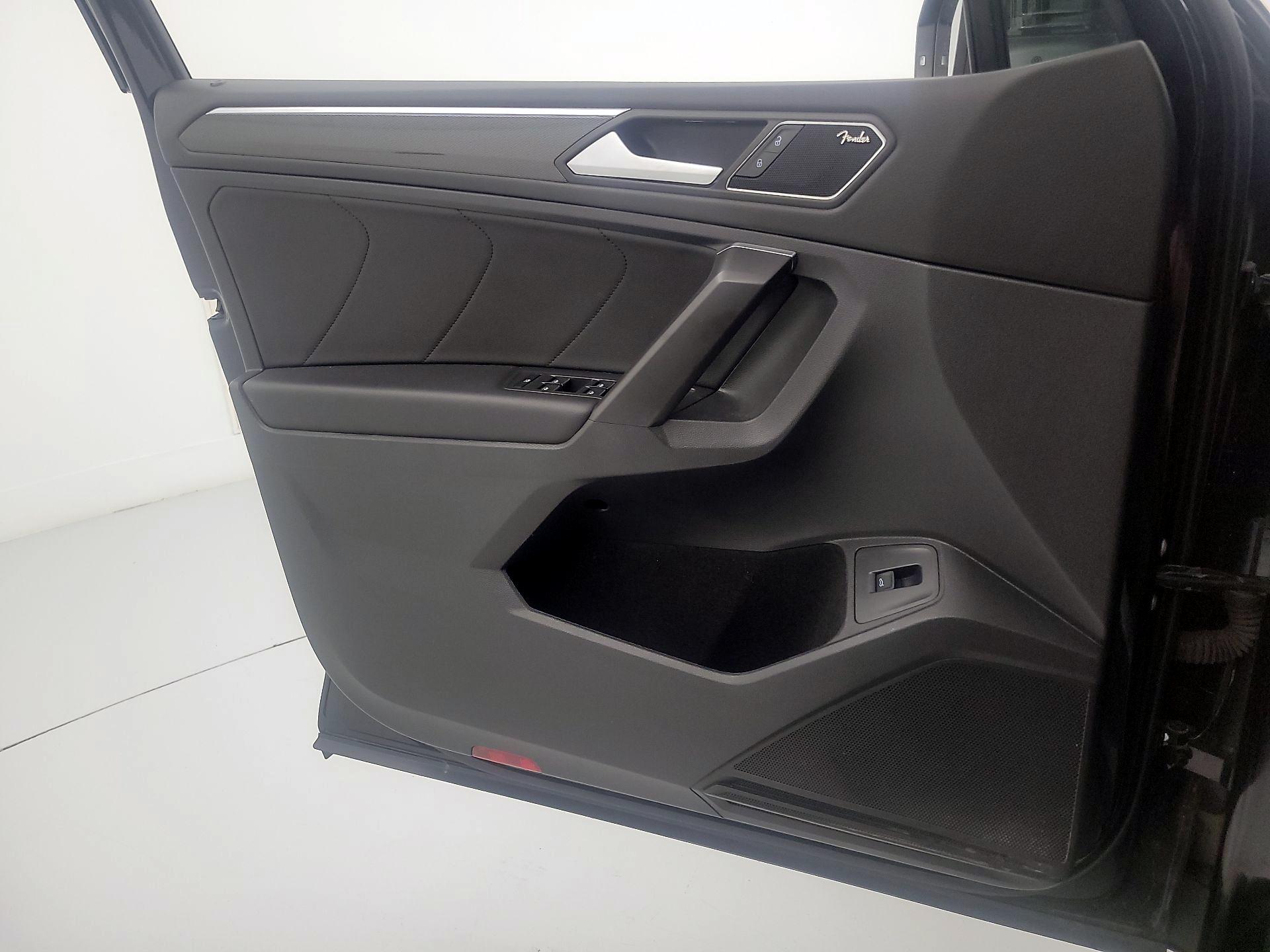 Thumbnail: 2021 Volkswagen Tiguan - 12